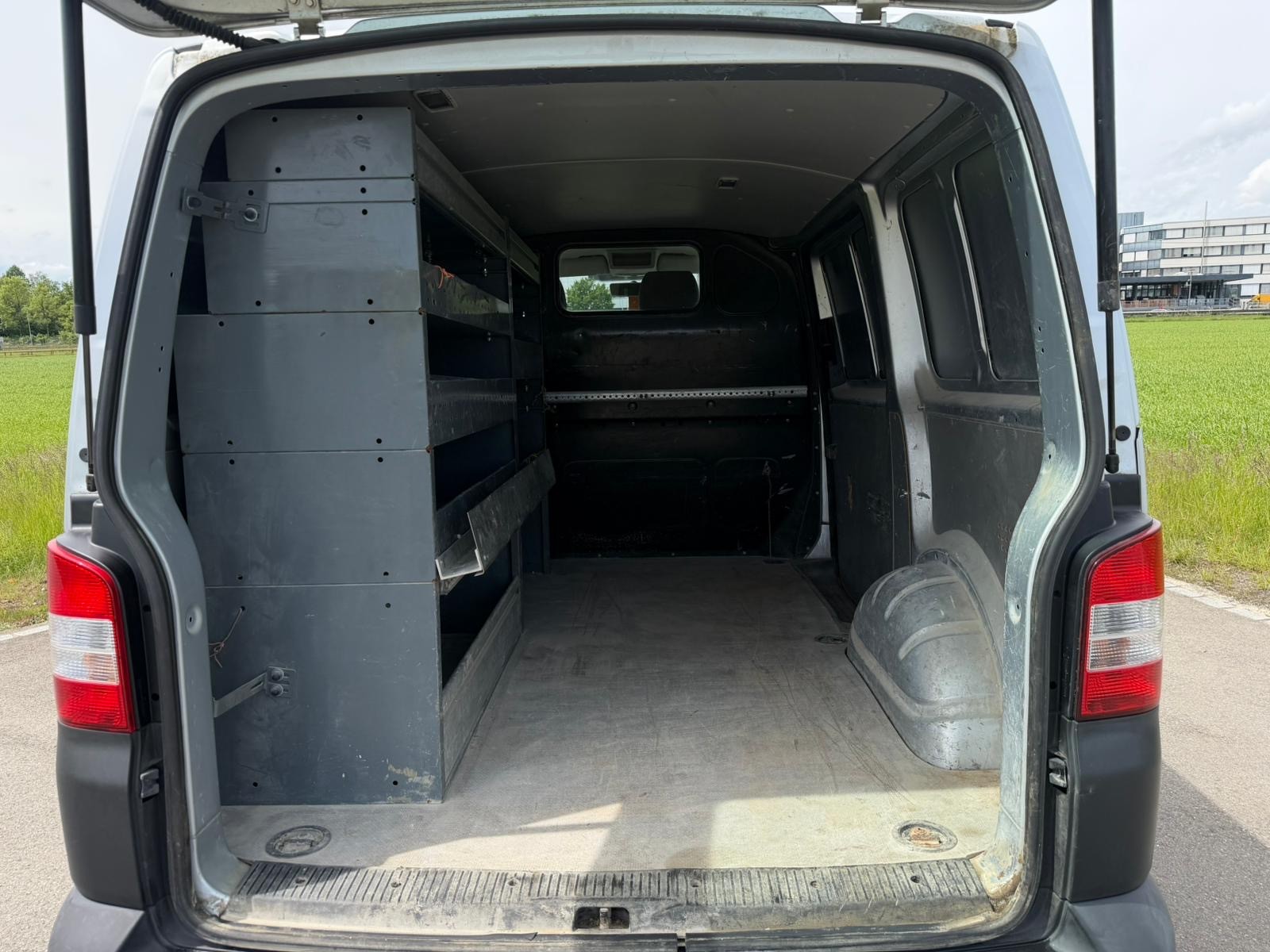 VW T5 2.0 TDI DSG-image-8