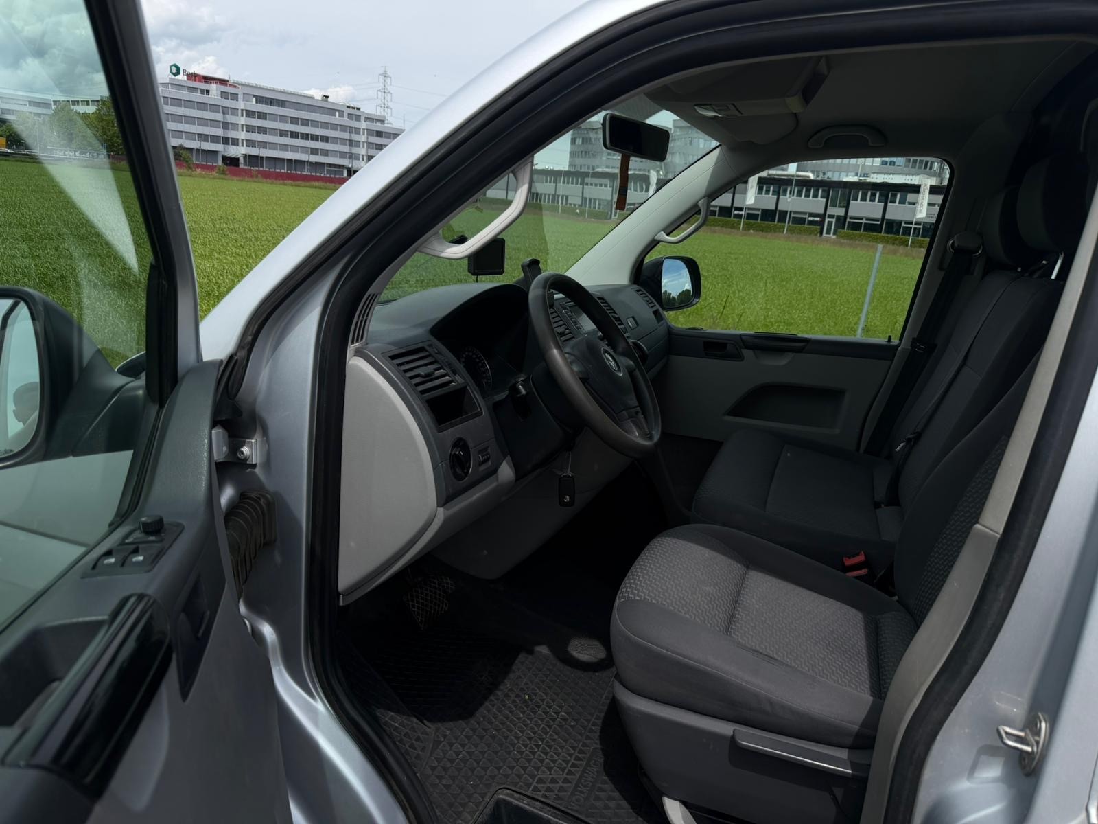 VW T5 2.0 TDI DSG-image-5
