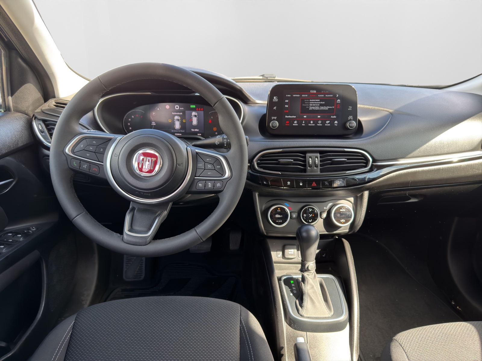 FIAT Tipo 1.5 Hybrid City Life-image-10