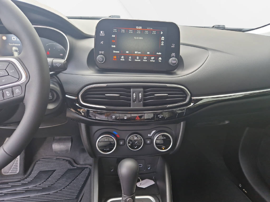 FIAT Tipo 1.5 Hybrid City Life-image-8