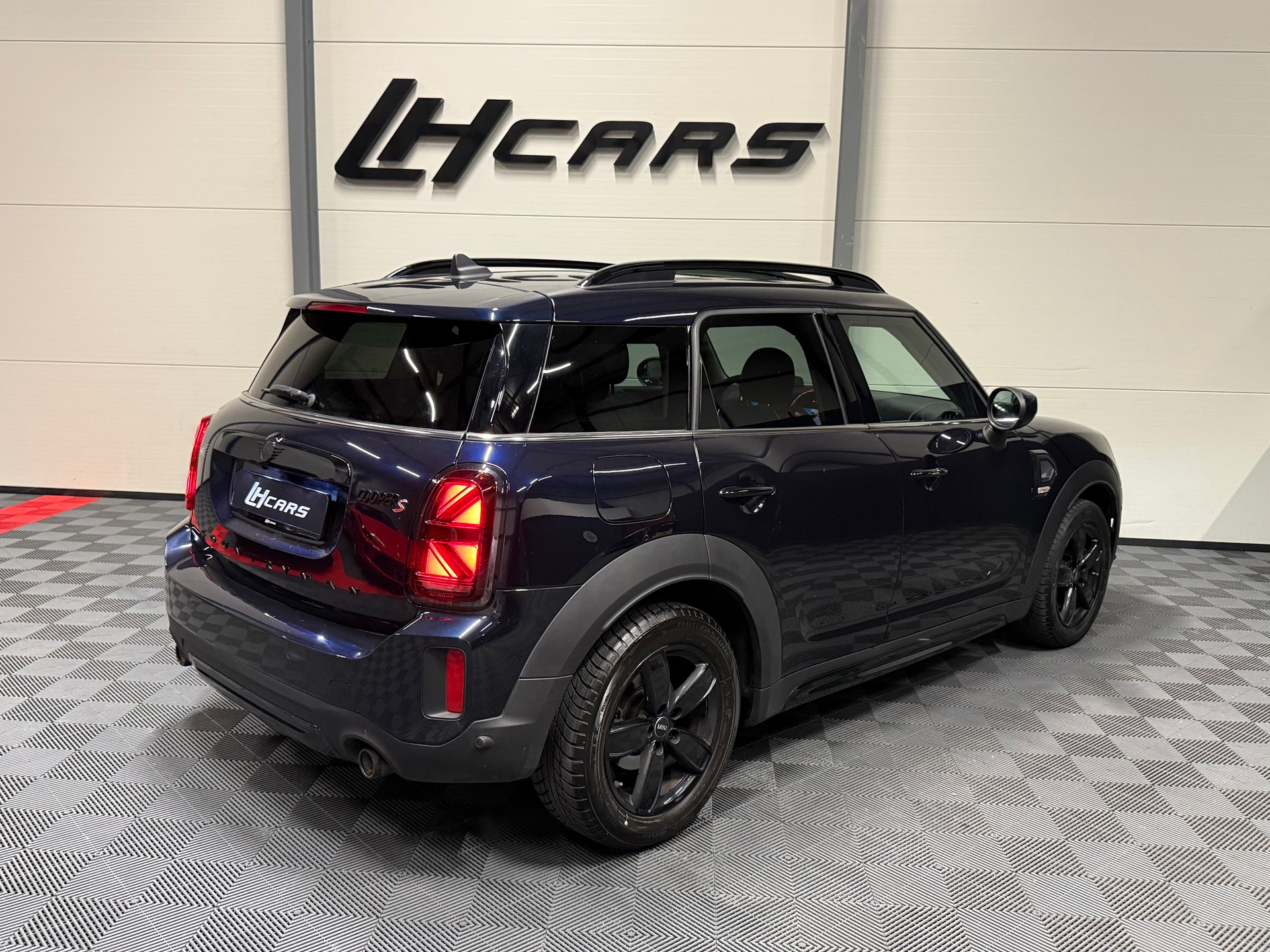 MINI Countryman F60 2.0i Cooper S SAG ALL4-image-3