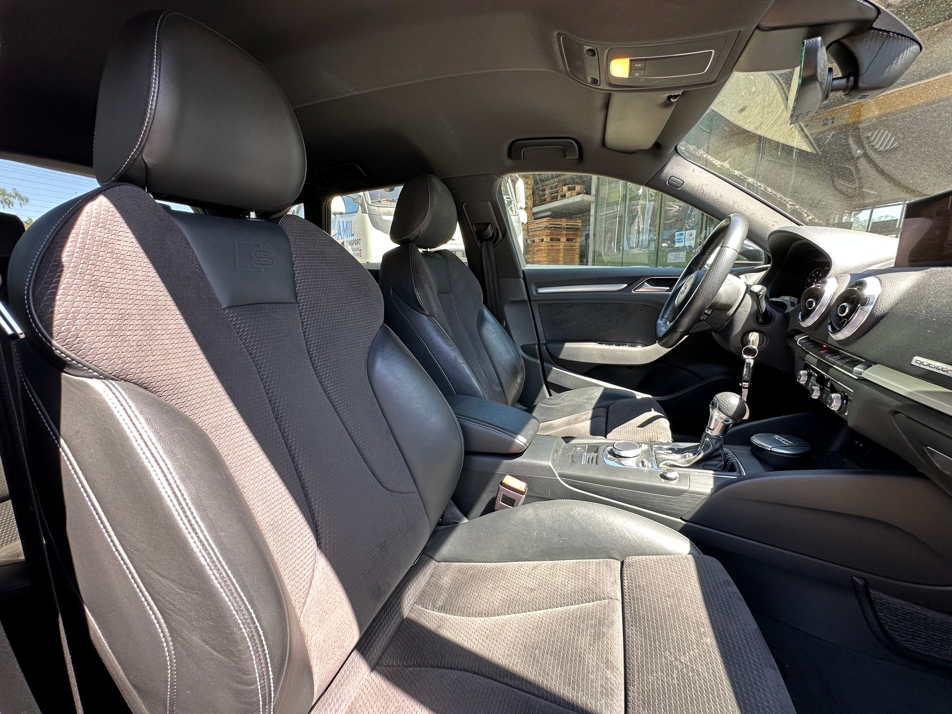 AUDI A3 Sportback 2.0 TFSI S-Line quattro S-tronic-image-14