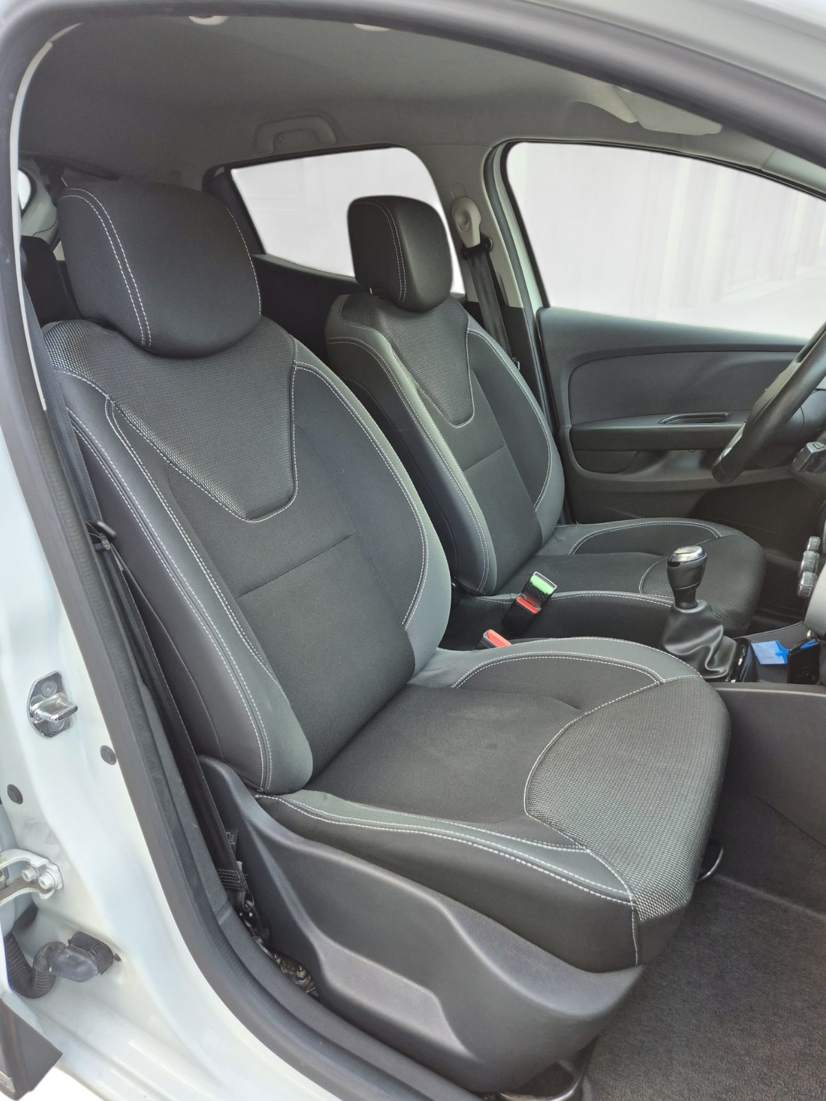 RENAULT Clio 0.9 12V Intens-image-14