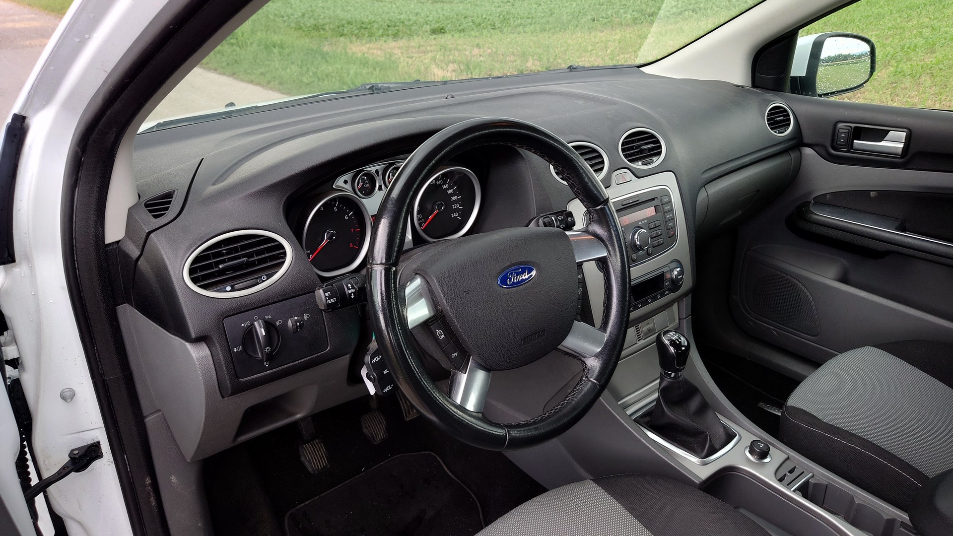 FORD Focus 1.6i VCT Carving-image-9