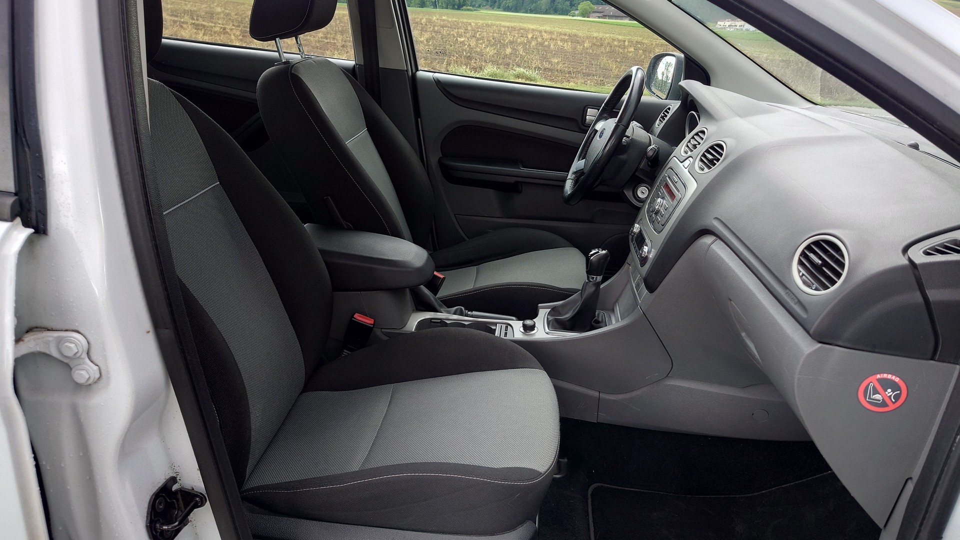 FORD Focus 1.6i VCT Carving-image-10