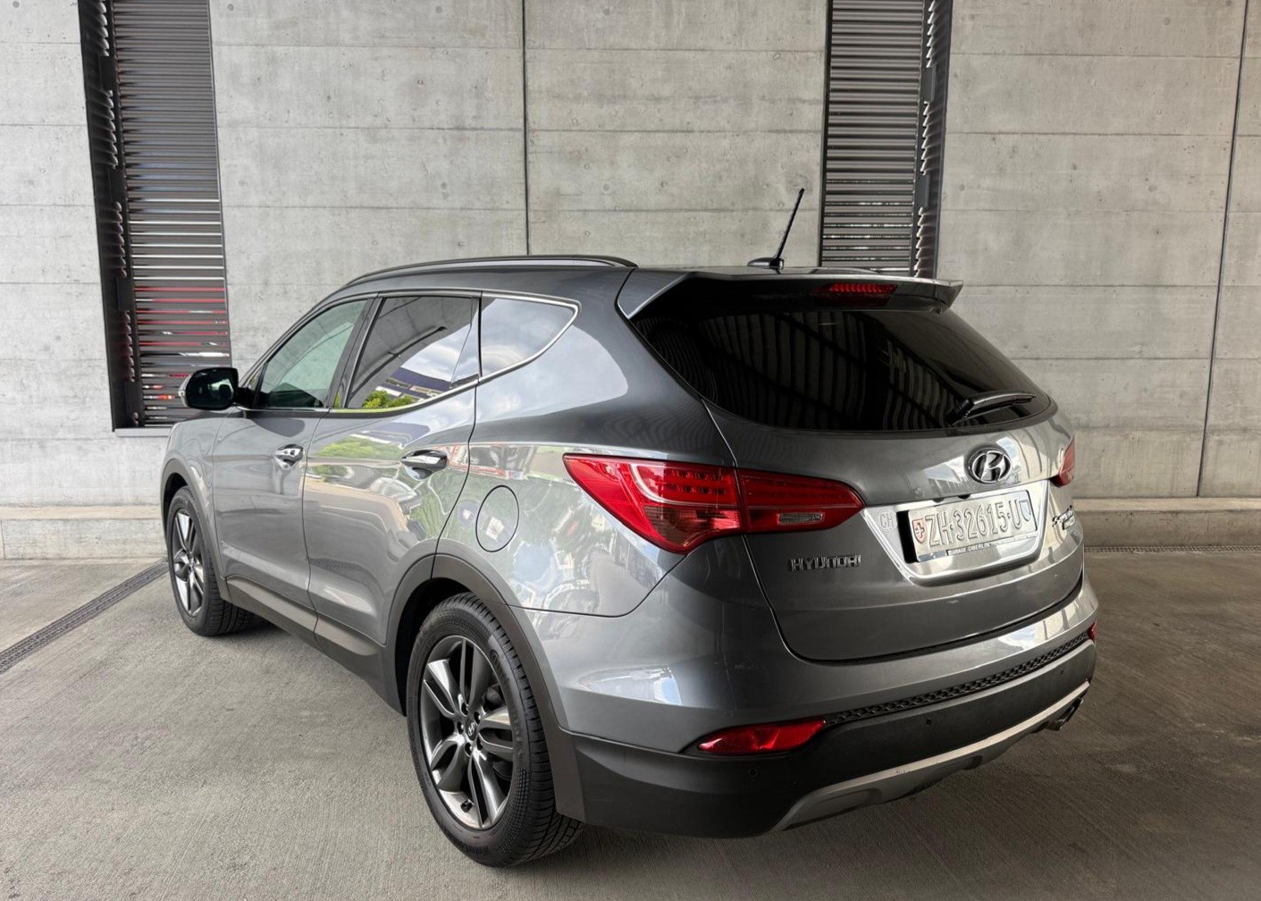 HYUNDAI Santa Fe 2.2 CRDI Premium 4WD Automatic-image-6