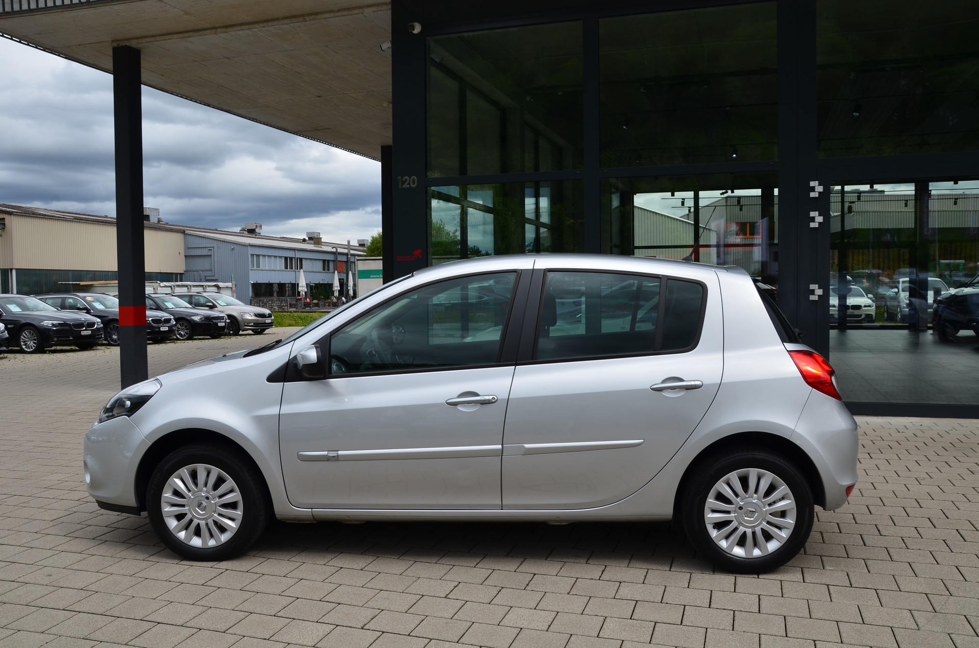 RENAULT Clio 1.2 16V Turbo Dynamique*Ab MFK,1 Jahr oder 20'000km Garantie*-image-6