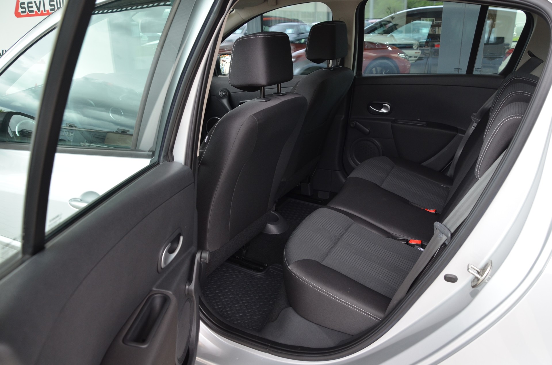 RENAULT Clio 1.2 16V Turbo Dynamique*Ab MFK,1 Jahr oder 20'000km Garantie*-image-13