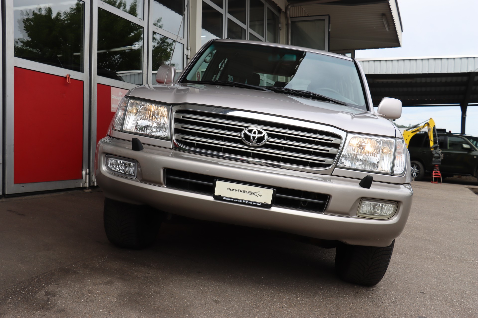 TOYOTA Land Cruiser 500 4.2TD S.Saloon-image-2