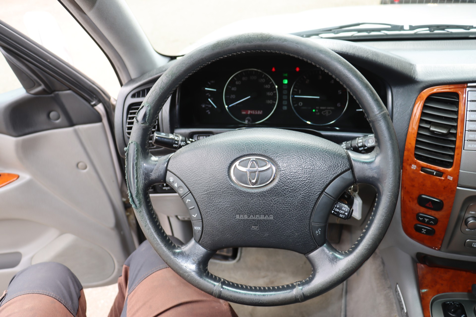 TOYOTA Land Cruiser 500 4.2TD S.Saloon-image-14