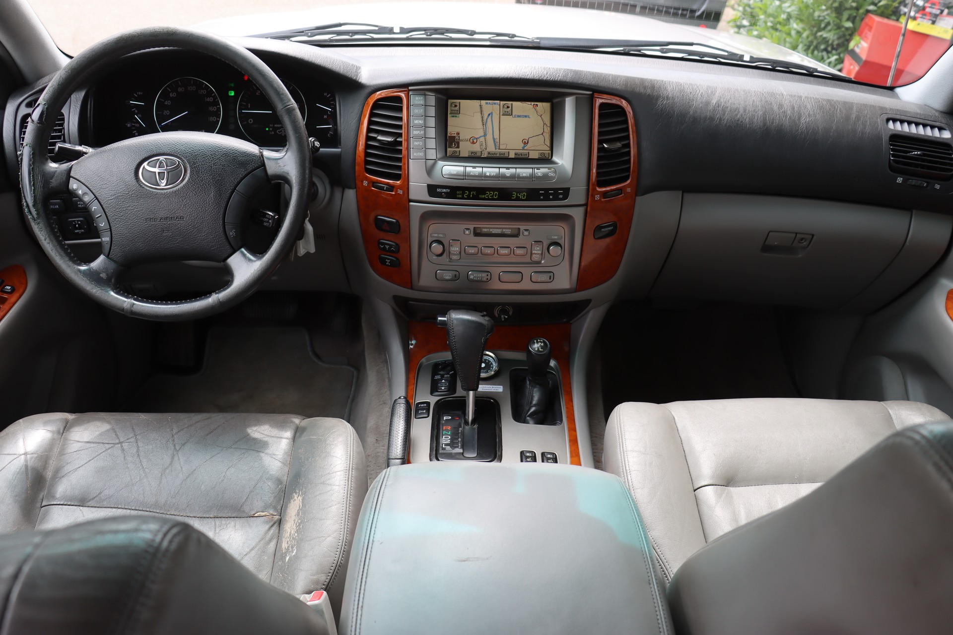 TOYOTA Land Cruiser 500 4.2TD S.Saloon-image-10