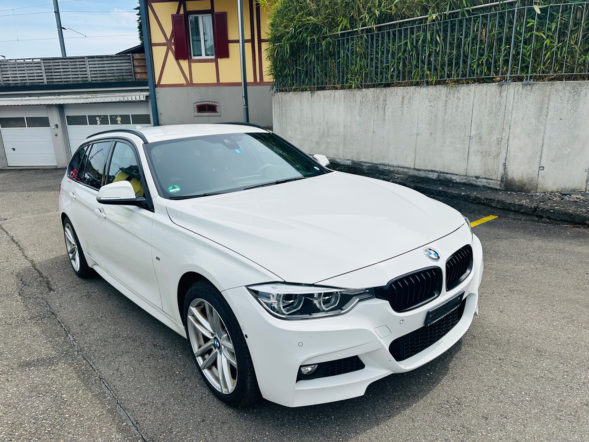BMW 320d xDrive Touring Sport Line Steptronic-image-3