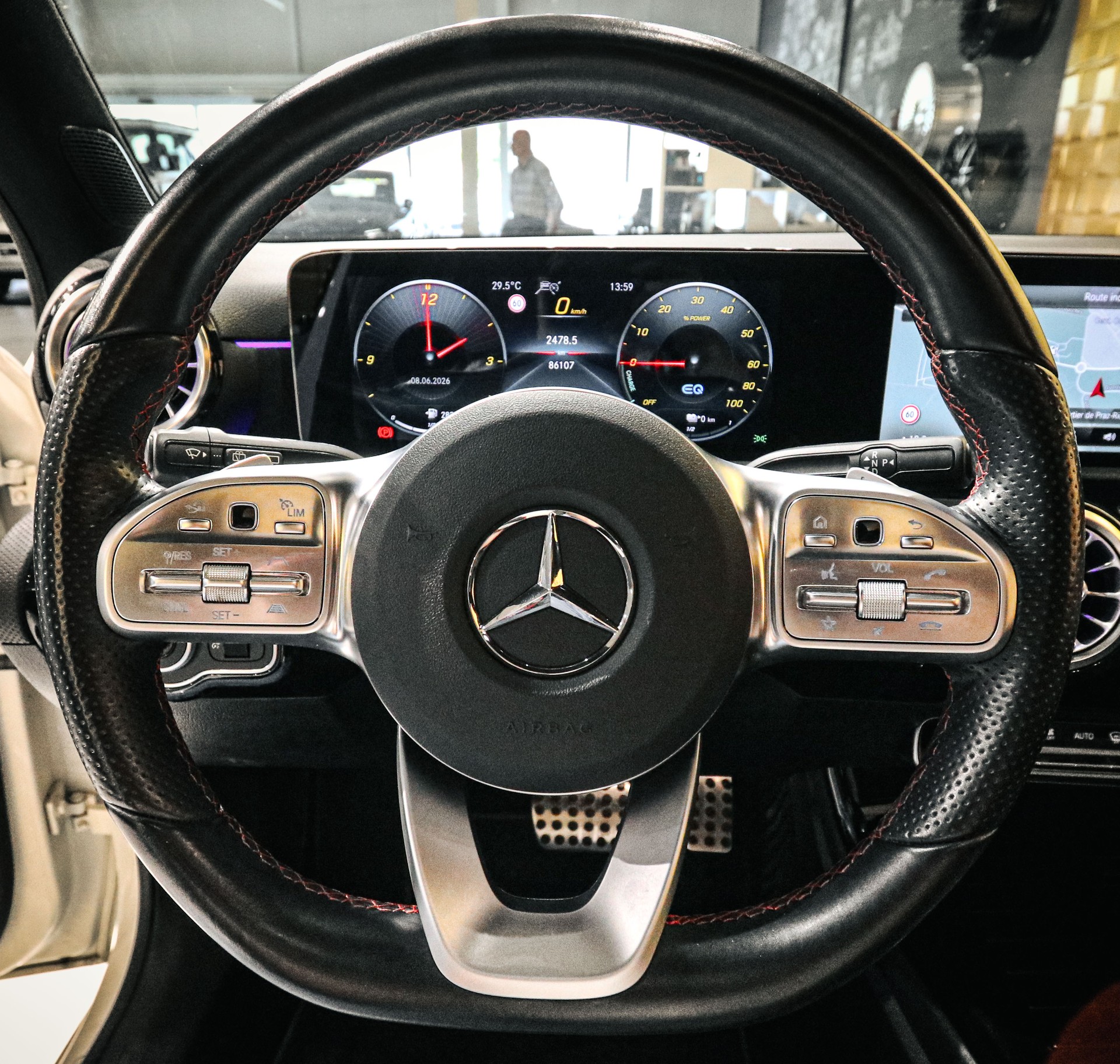 MERCEDES-BENZ A 250e AMG Line 8G-DCT-image-13