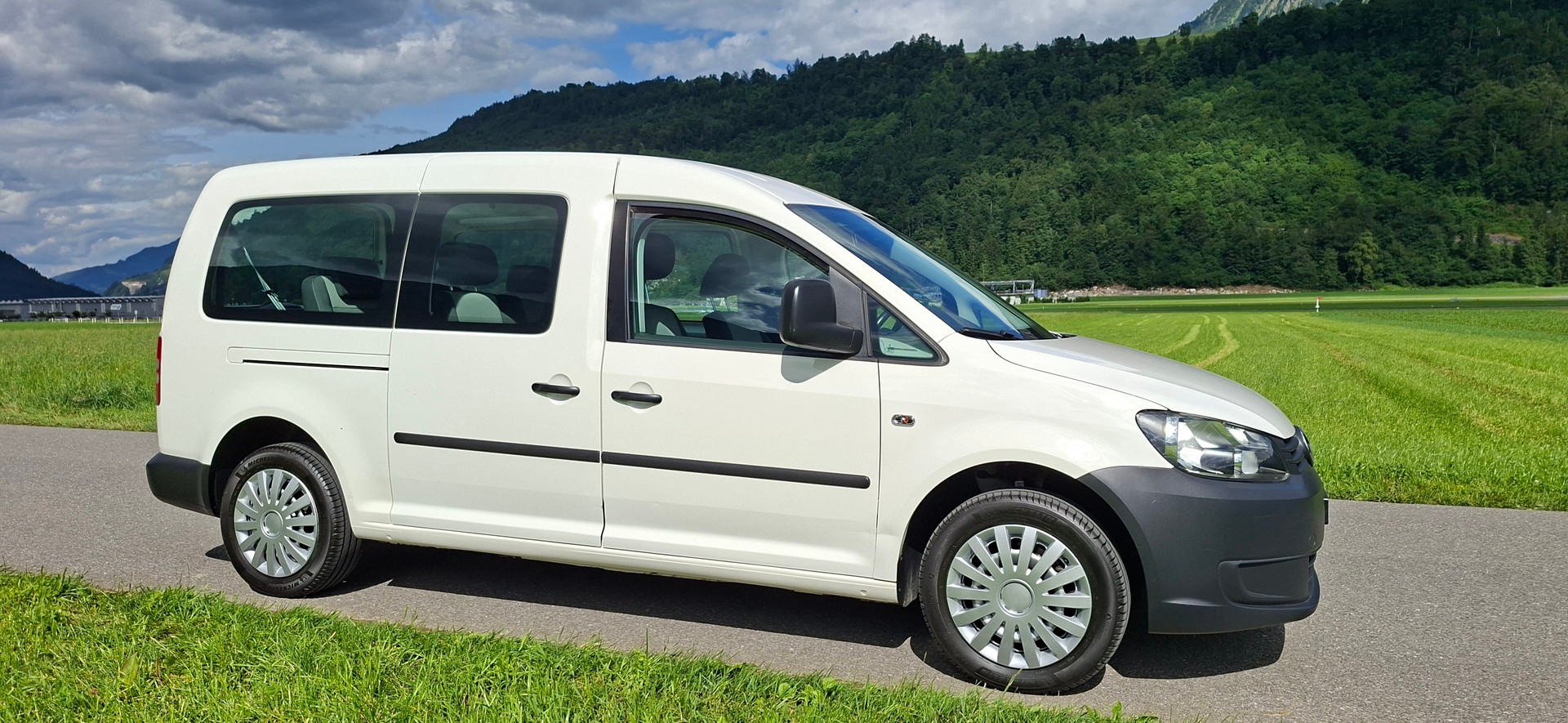 VW Caddy Maxi 2.0 TDI DSG-image-0