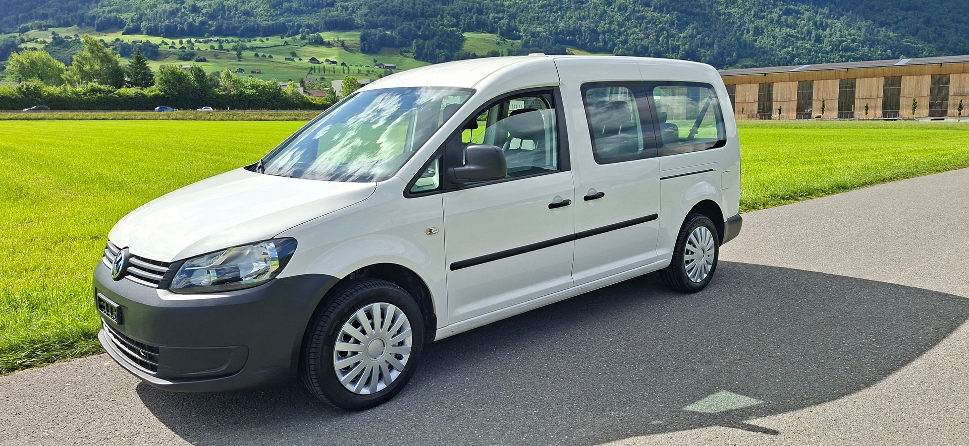 VW Caddy Maxi 2.0 TDI DSG-image-1