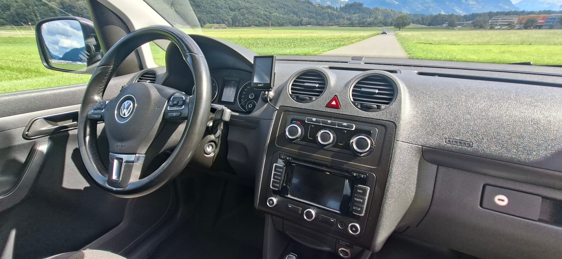 VW Caddy Maxi 2.0 TDI DSG-image-5