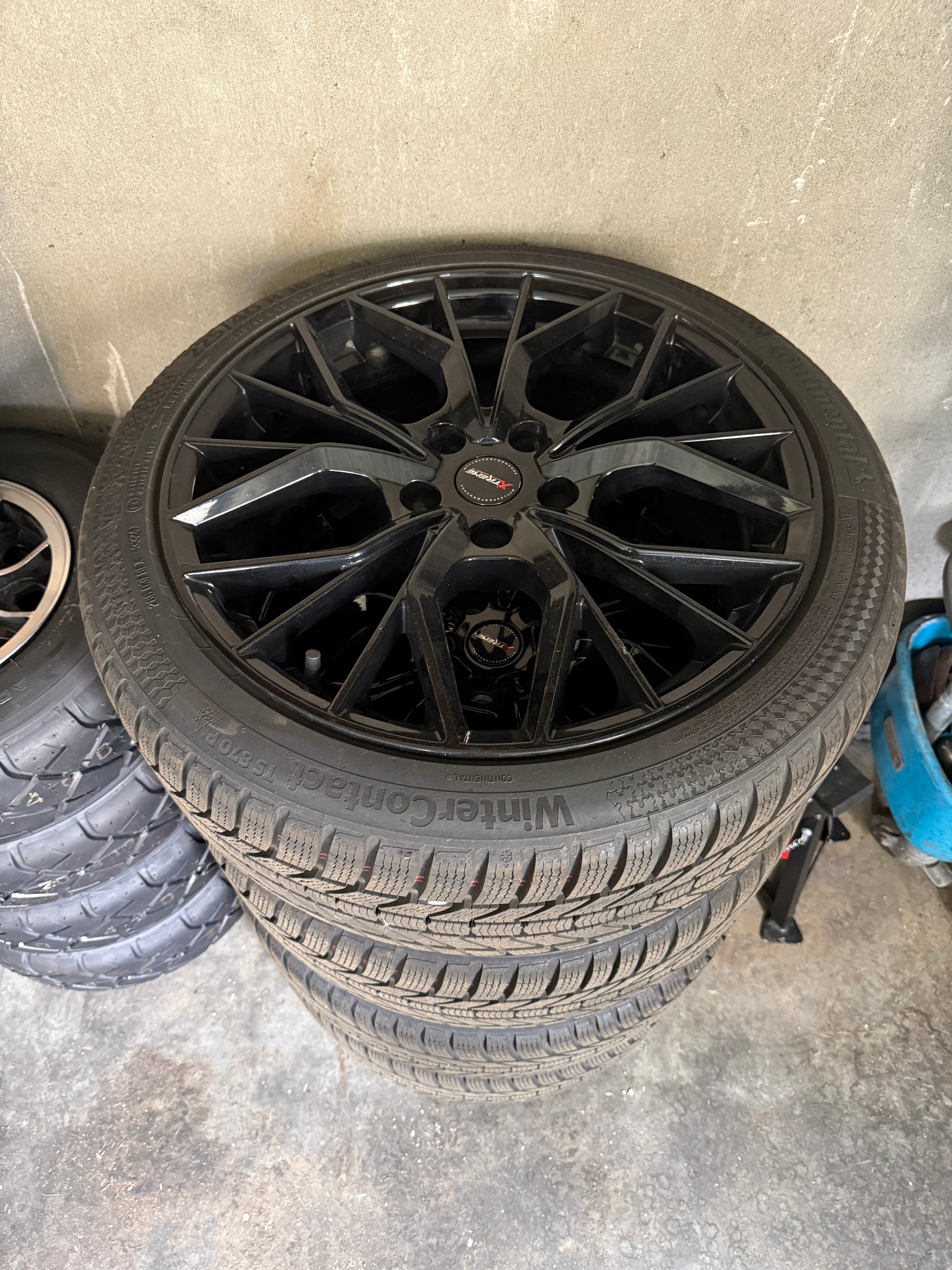 VW 2.0 TSI R Black Edition DSG 4motion-image-16