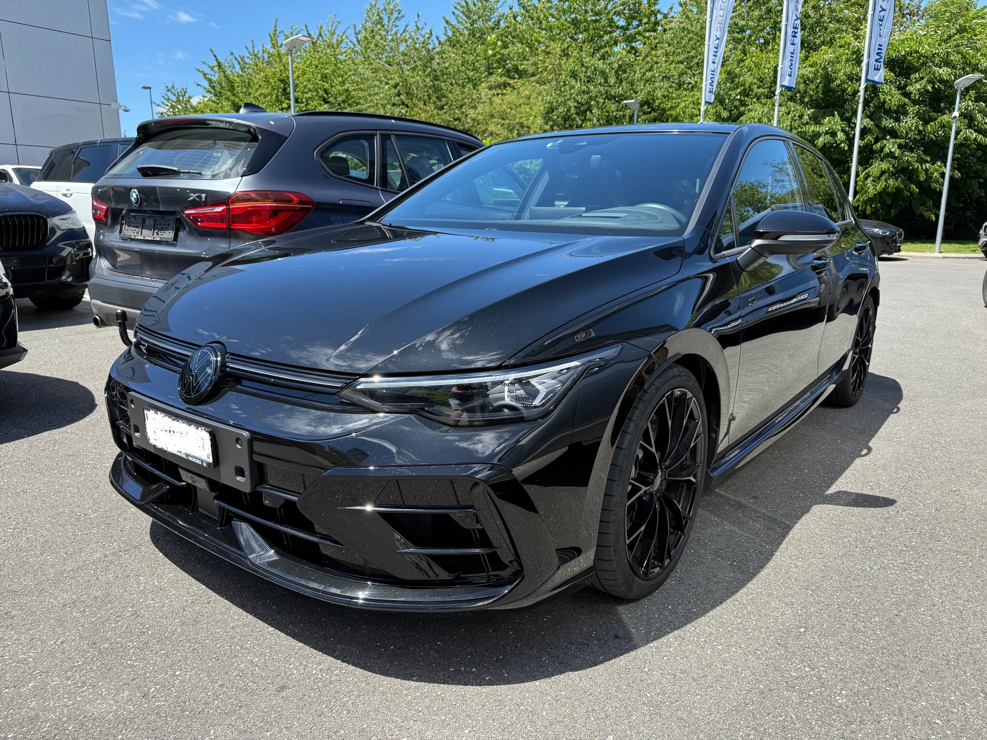 VW 2.0 TSI R Black Edition DSG 4motion-image-0