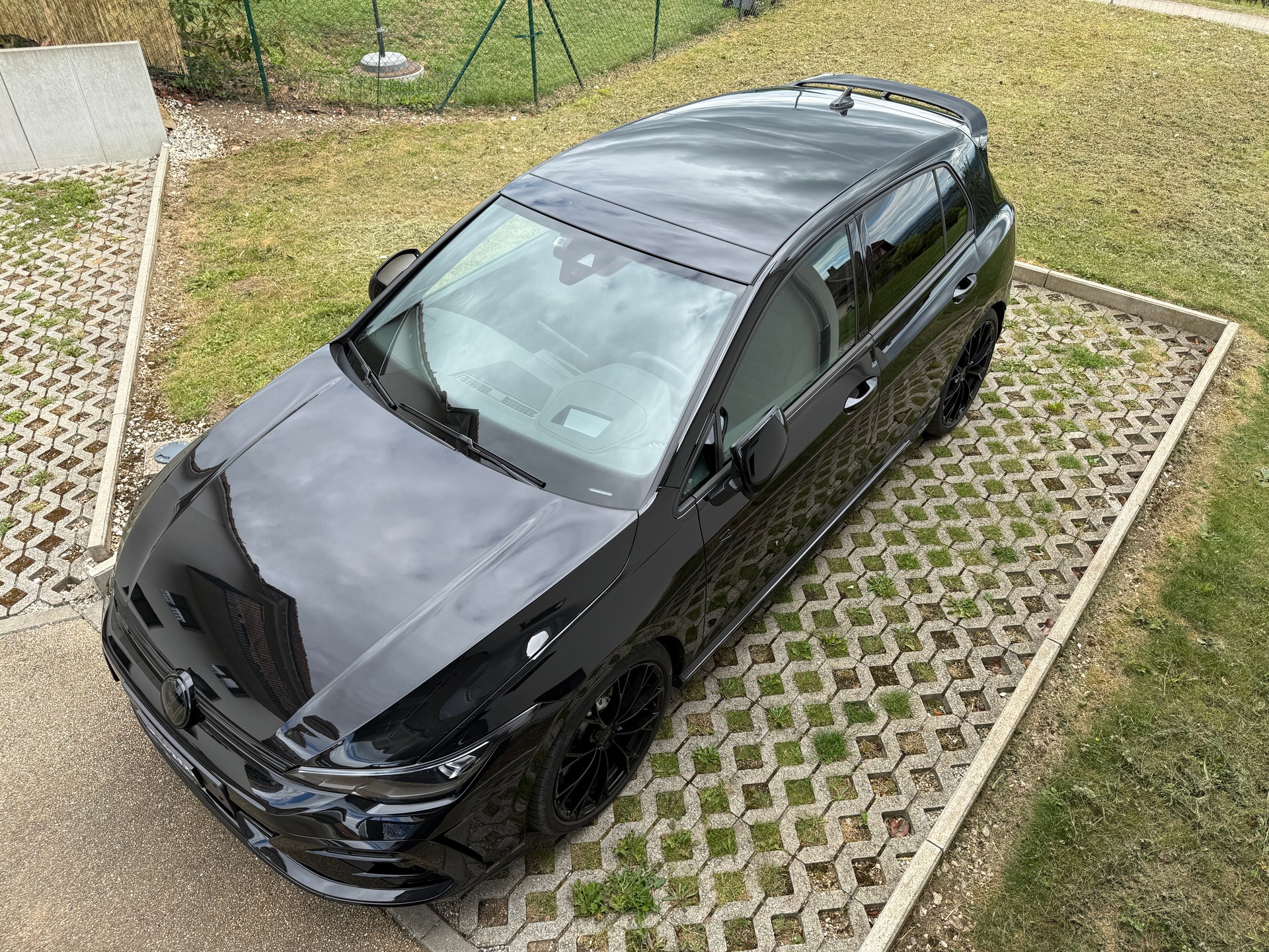 VW 2.0 TSI R Black Edition DSG 4motion-image-6