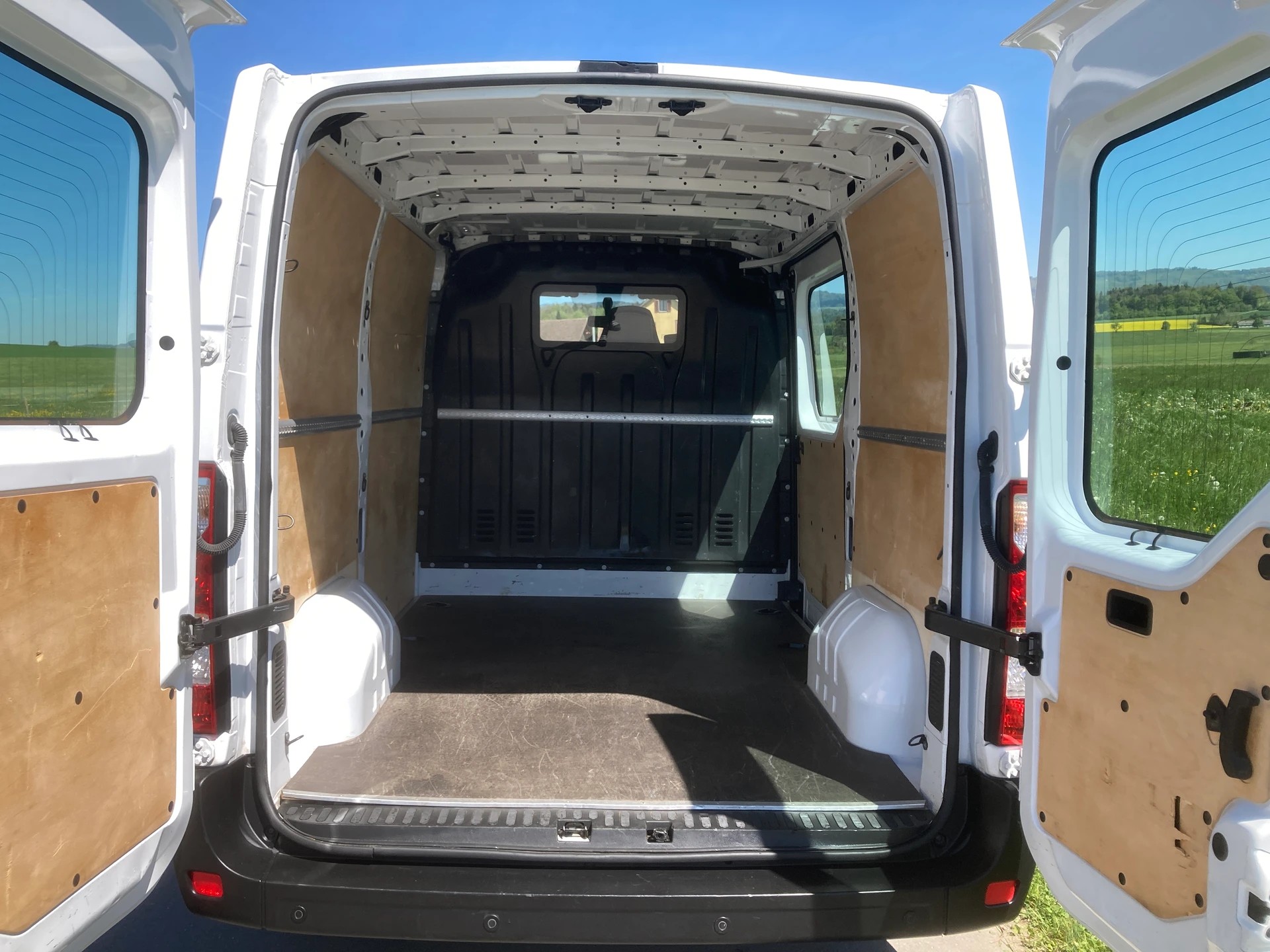 RENAULT Master T33 2.3dCi 130 L1H1-image-6