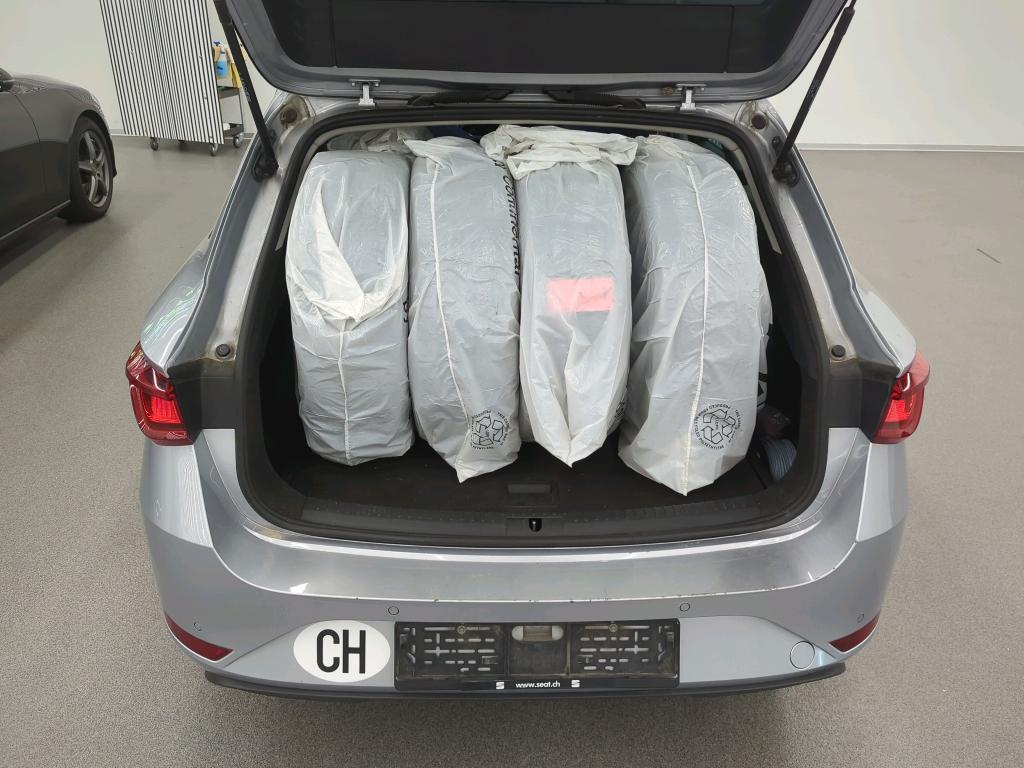 SEAT Leon ST 2.0 TDI EVO DSG Style ** Frisch ab MFK und Service ** CH Auto ** 1. Hand **-image-7