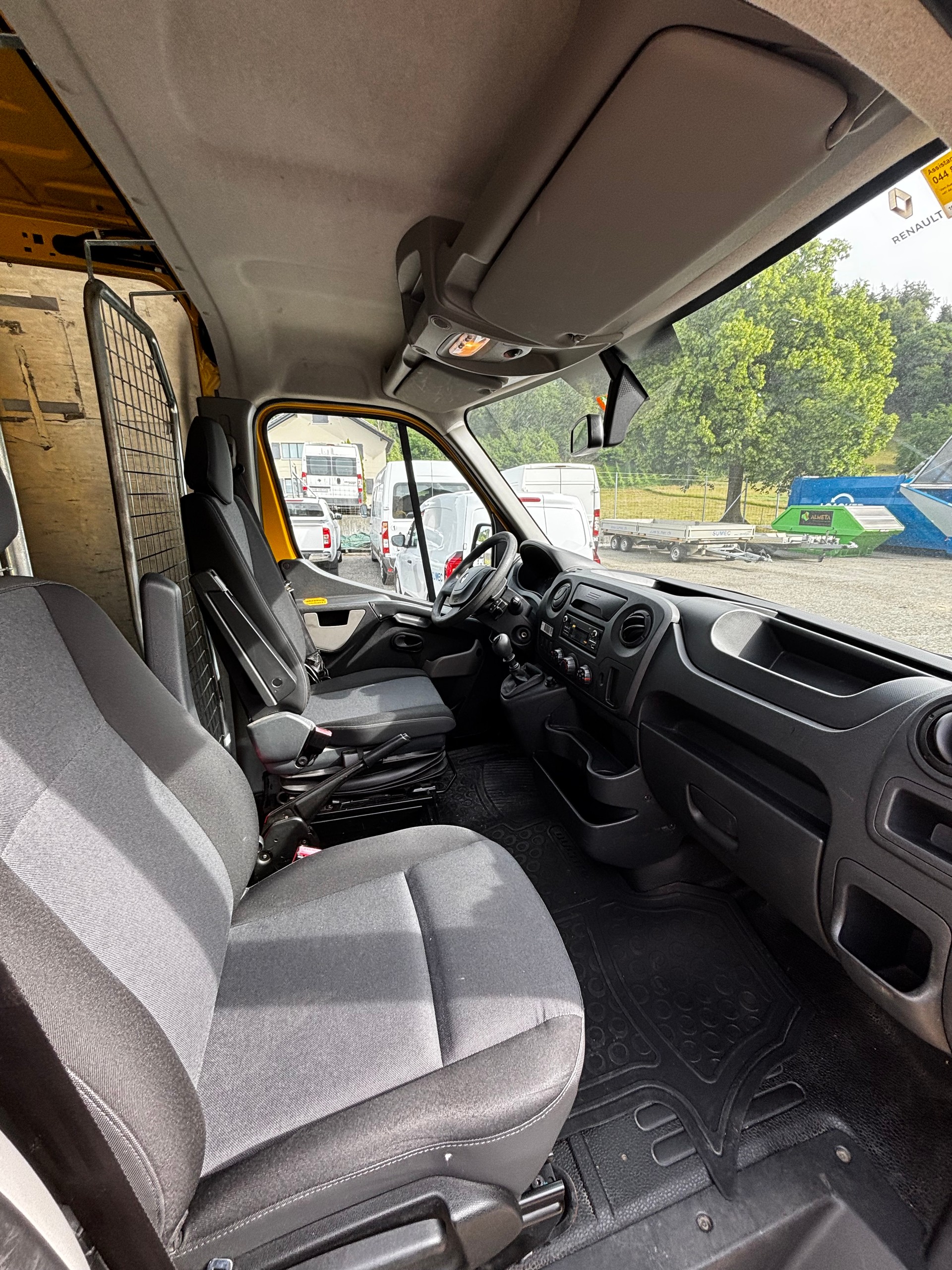 RENAULT Master T35 2.3dCi 130 L3H2-image-10