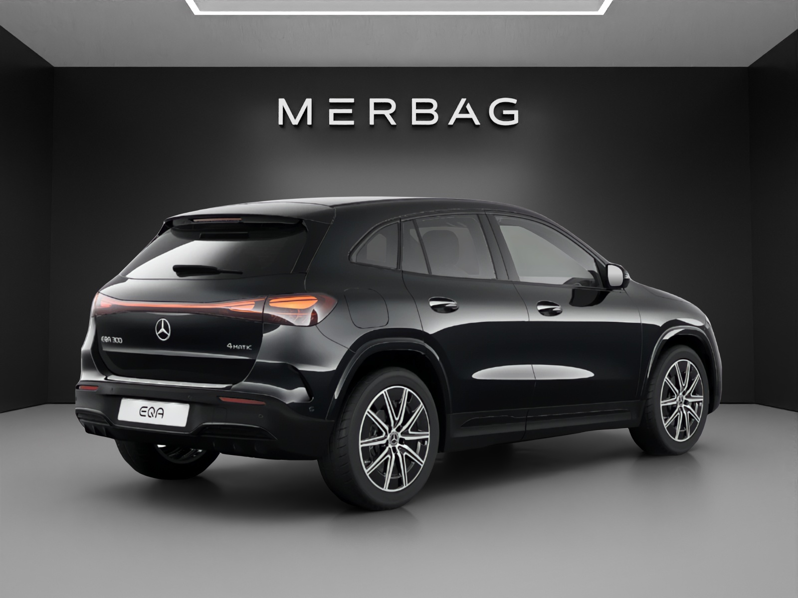 MERCEDES-BENZ EQA 300 66,5kWh 4Matic Swiss Star-image-4