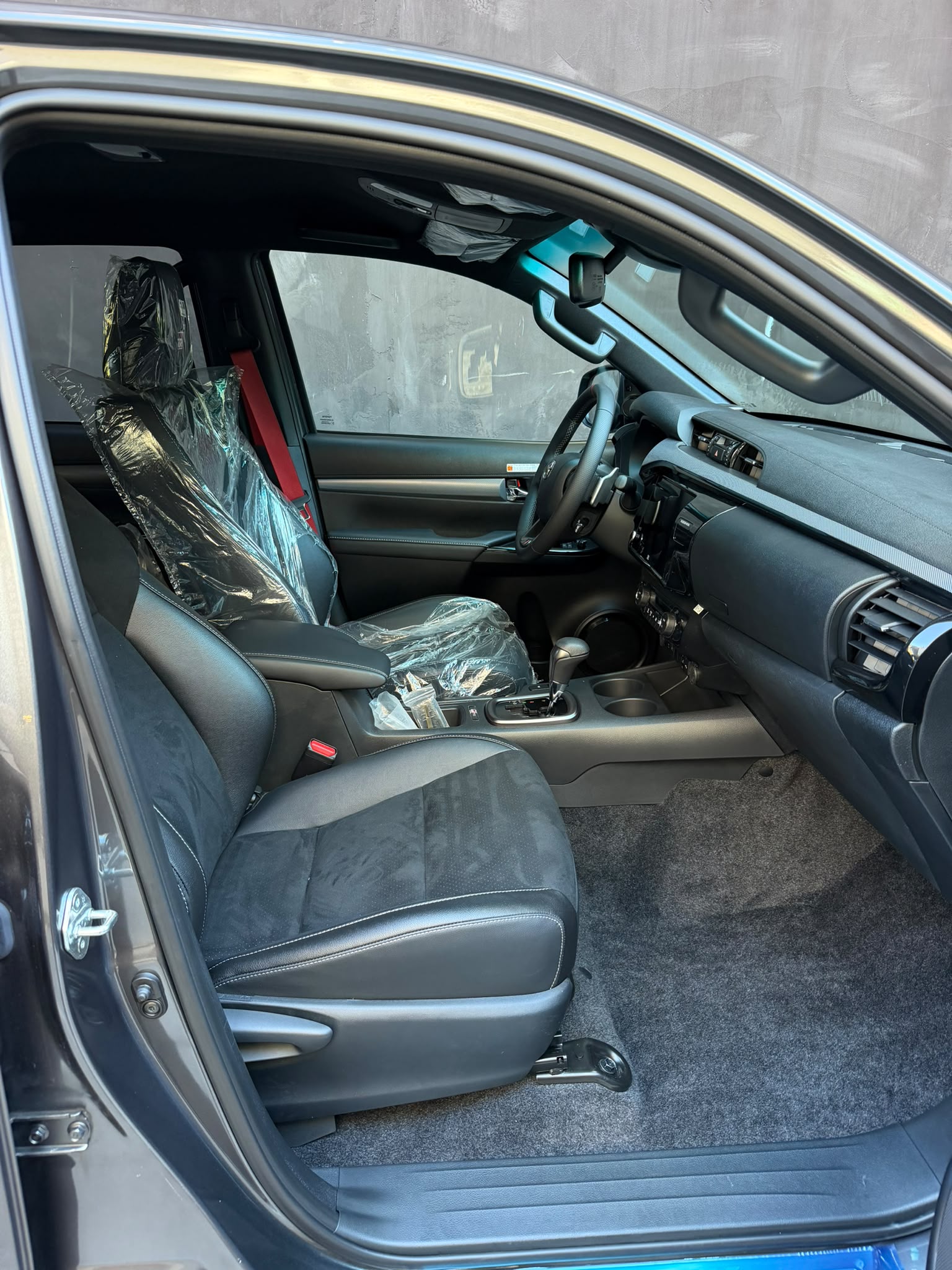 TOYOTA Hilux 2.8d GR Sport II Double Cab 4x4 A-image-10