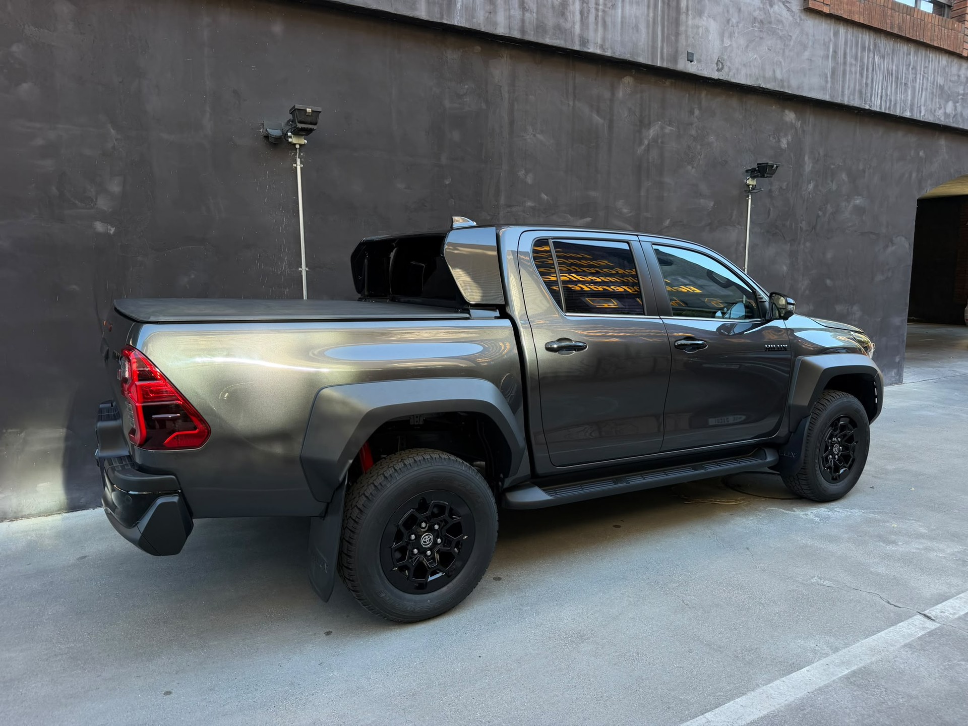 TOYOTA Hilux 2.8d GR Sport II Double Cab 4x4 A-image-3