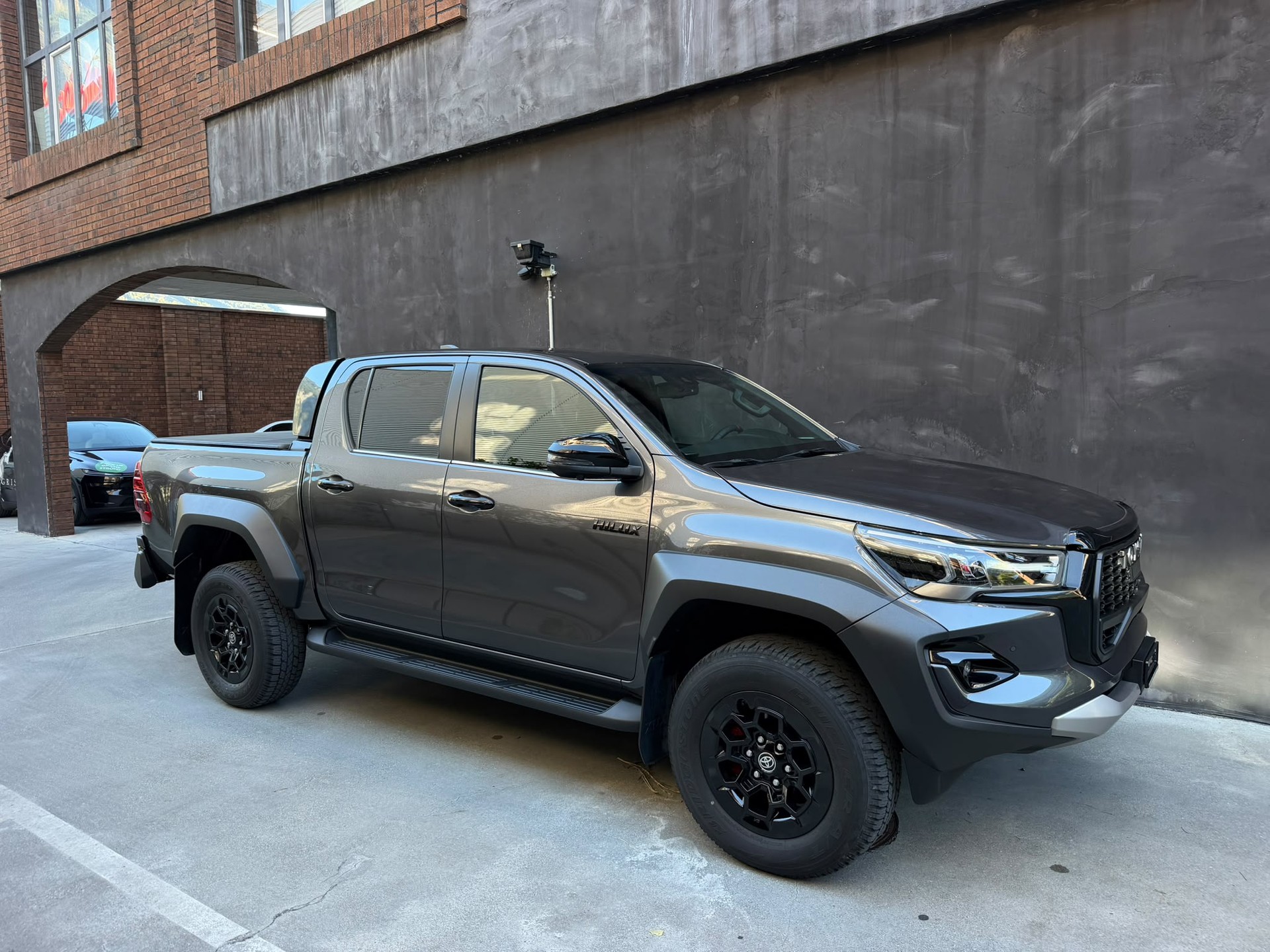 TOYOTA Hilux 2.8d GR Sport II Double Cab 4x4 A-image-8
