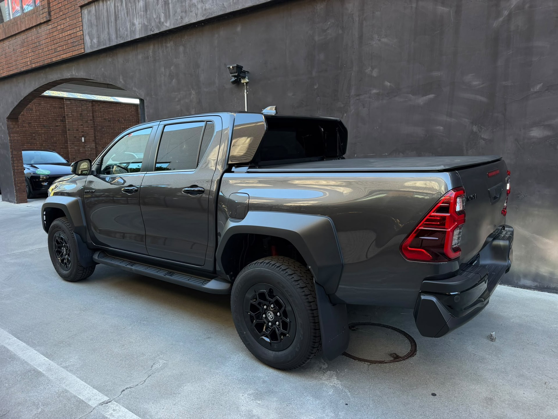 TOYOTA Hilux 2.8d GR Sport II Double Cab 4x4 A-image-6