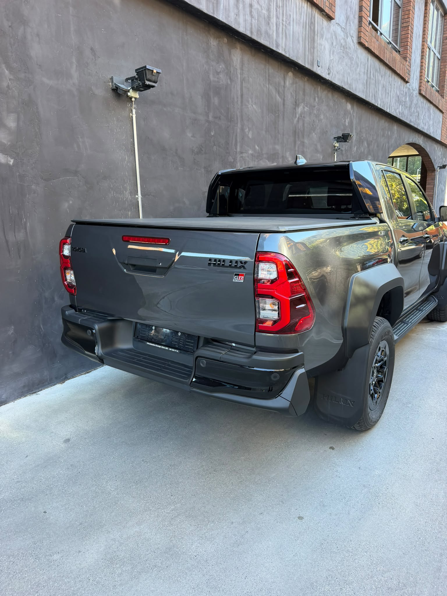 TOYOTA Hilux 2.8d GR Sport II Double Cab 4x4 A-image-4