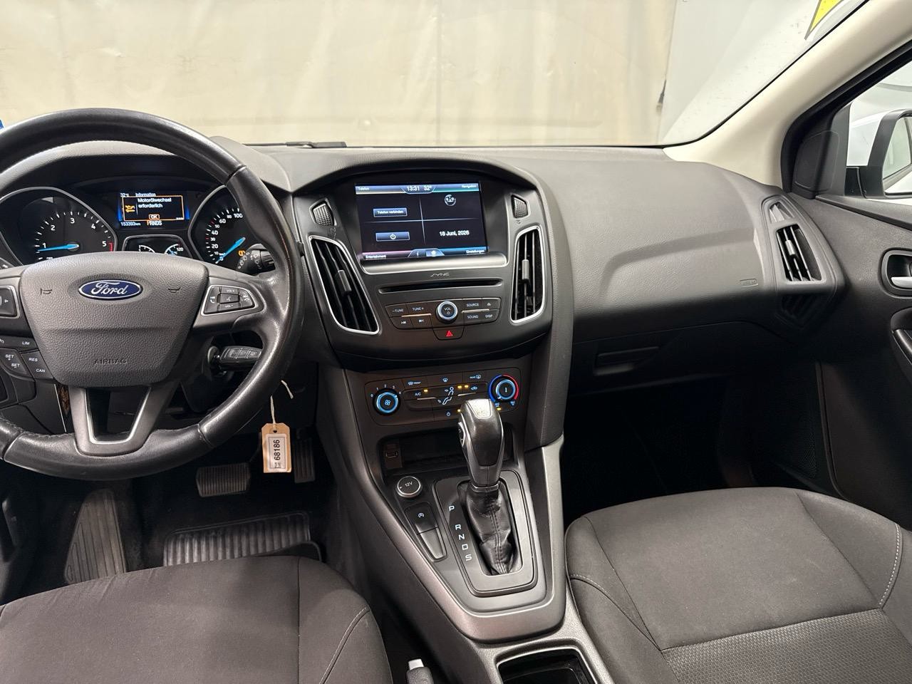 FORD Focus 1.5 TDCi Trend PowerShift-image-4