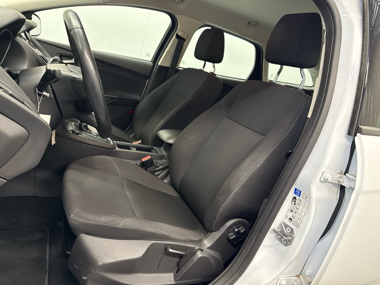 FORD Focus 1.5 TDCi Trend PowerShift-image-3
