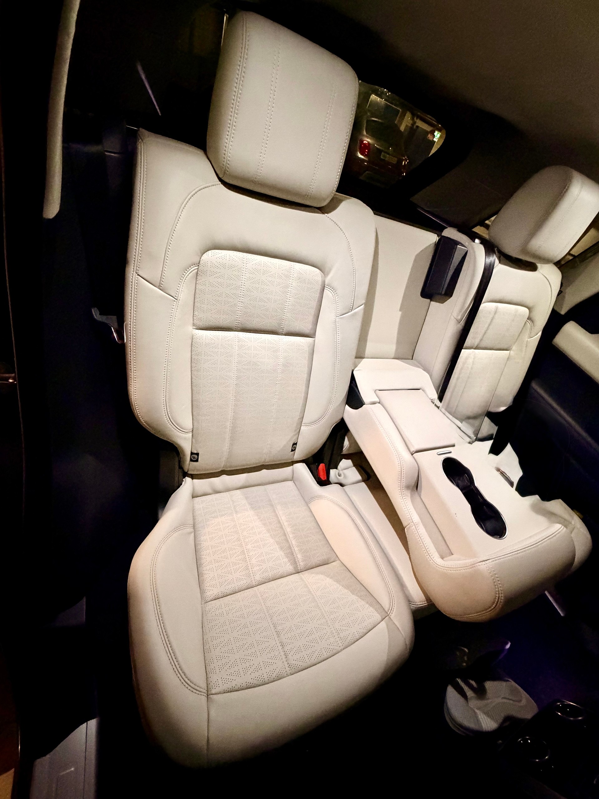LAND ROVER 2.0 P400e Autobiography Dynamic-image-4