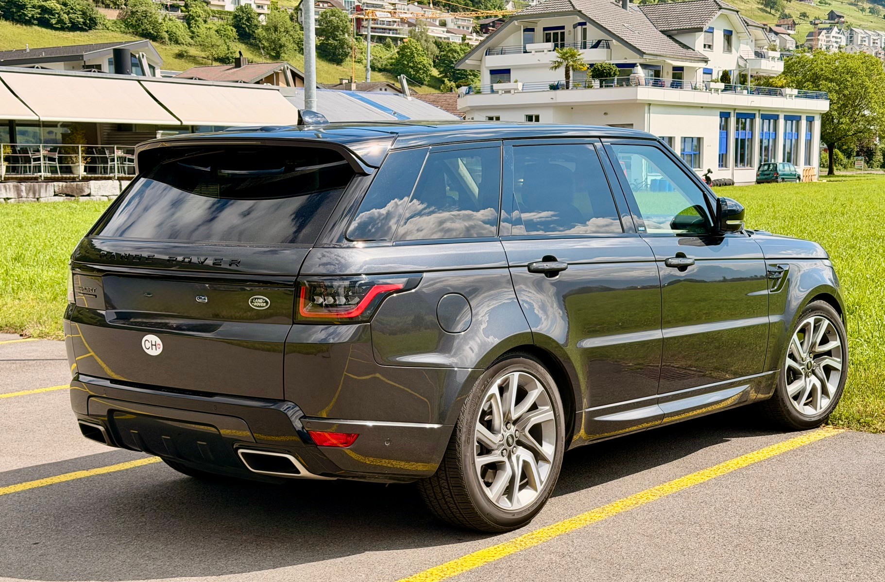LAND ROVER 2.0 P400e Autobiography Dynamic-image-1