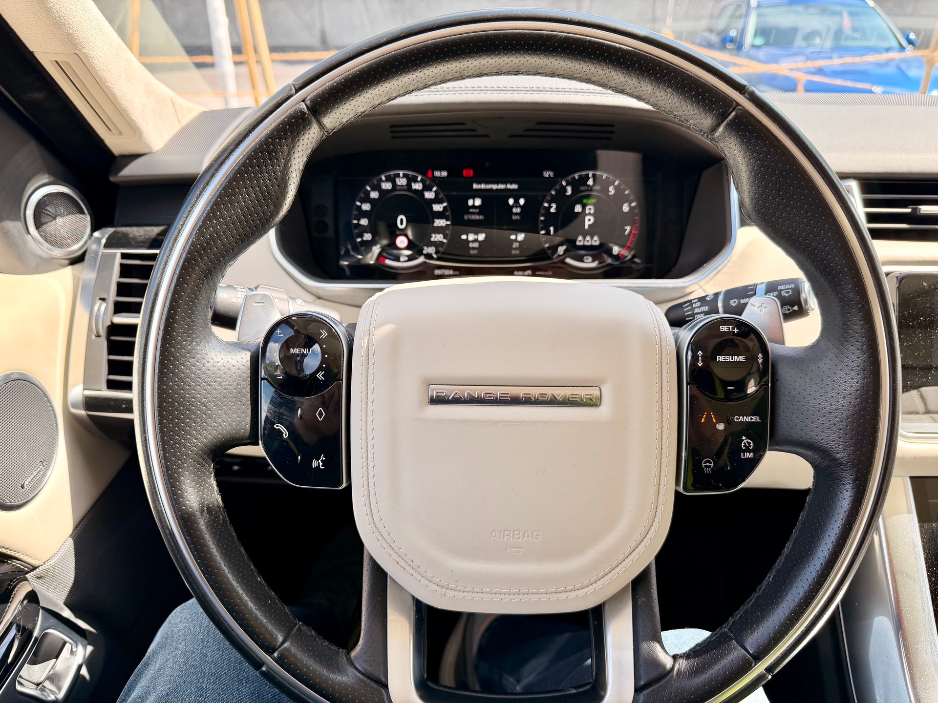 LAND ROVER 2.0 P400e Autobiography Dynamic-image-3