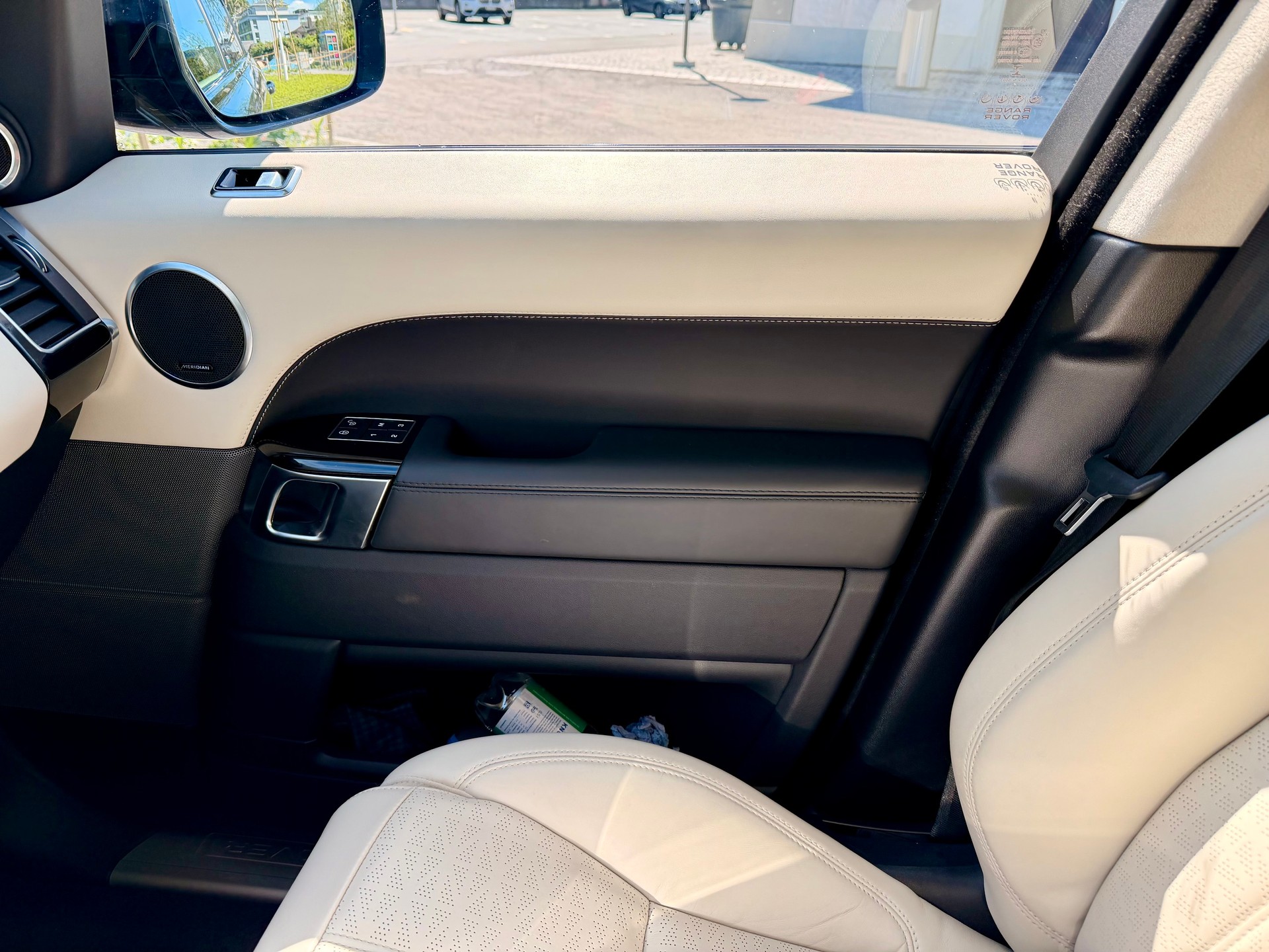 LAND ROVER 2.0 P400e Autobiography Dynamic-image-9