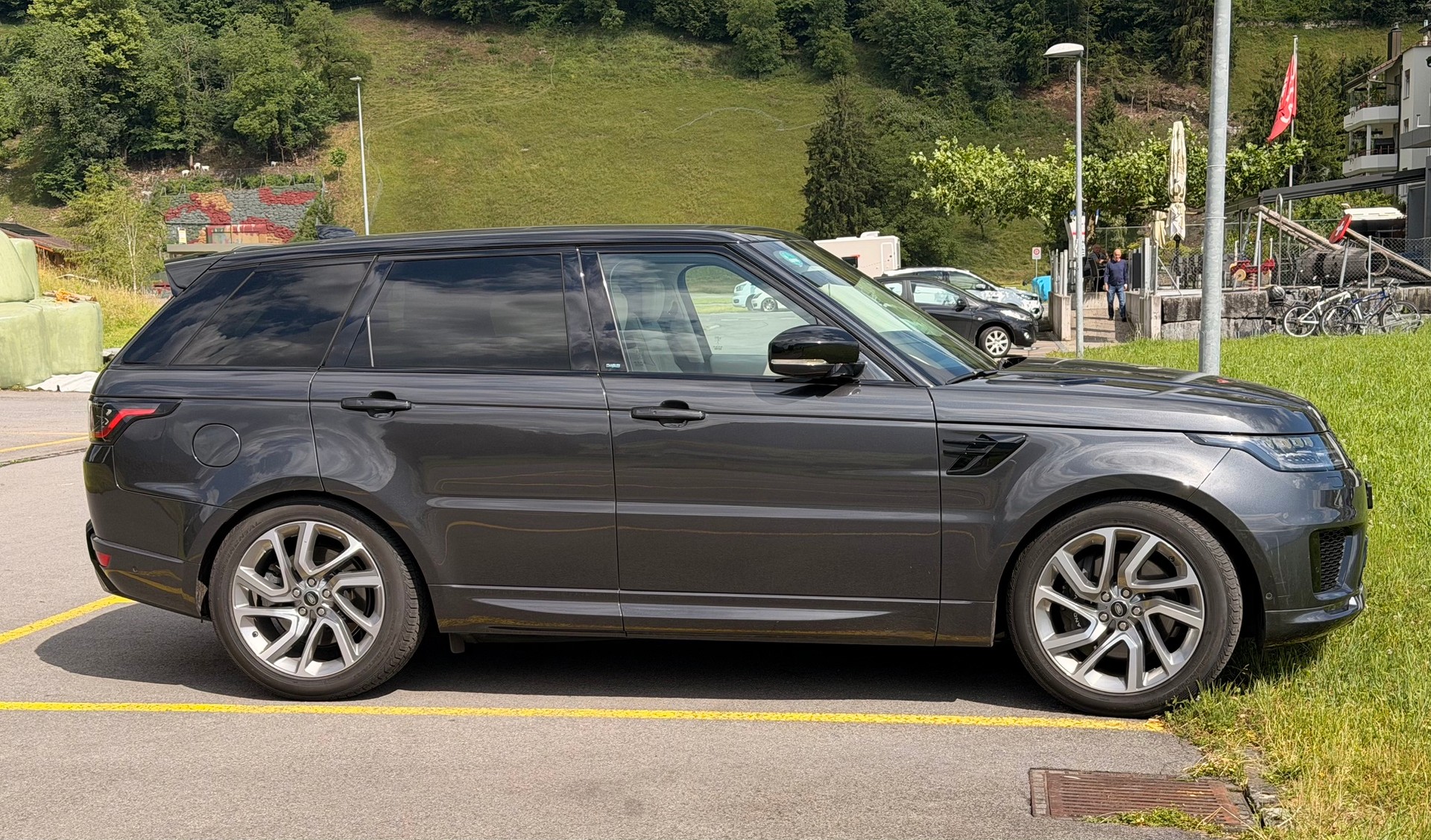 LAND ROVER 2.0 P400e Autobiography Dynamic-image-7