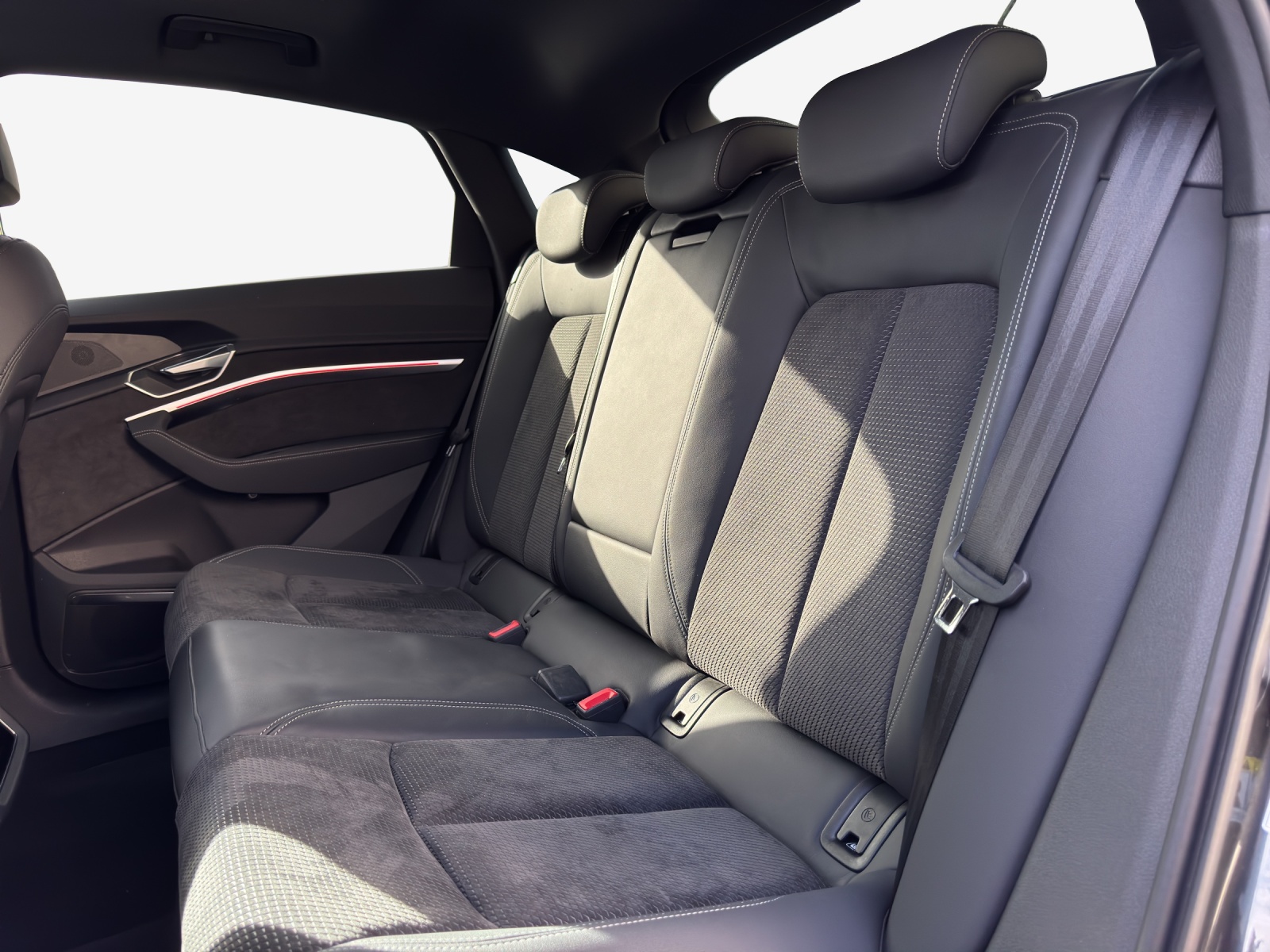AUDI e-tron 50 Sportback S Line Attraction quattro-image-11