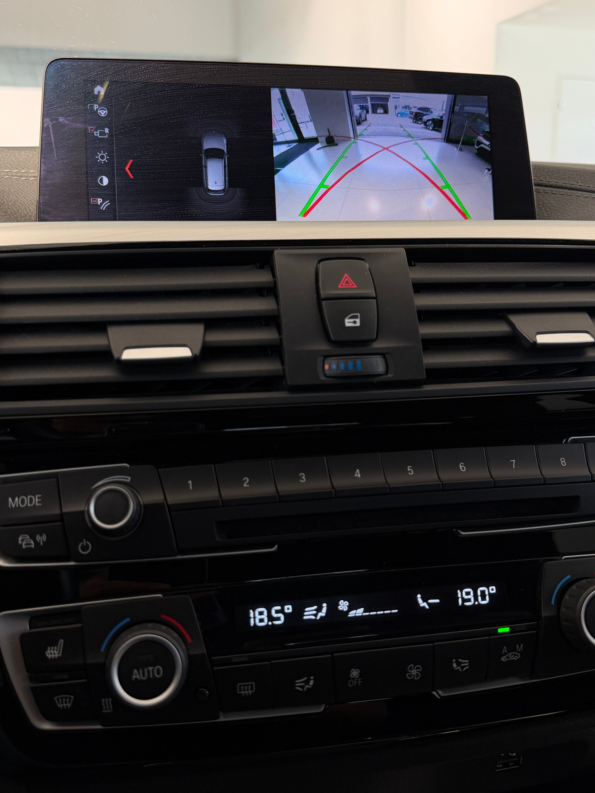 BMW 320d xDrive Touring Edition M Sport Steptronic-image-13