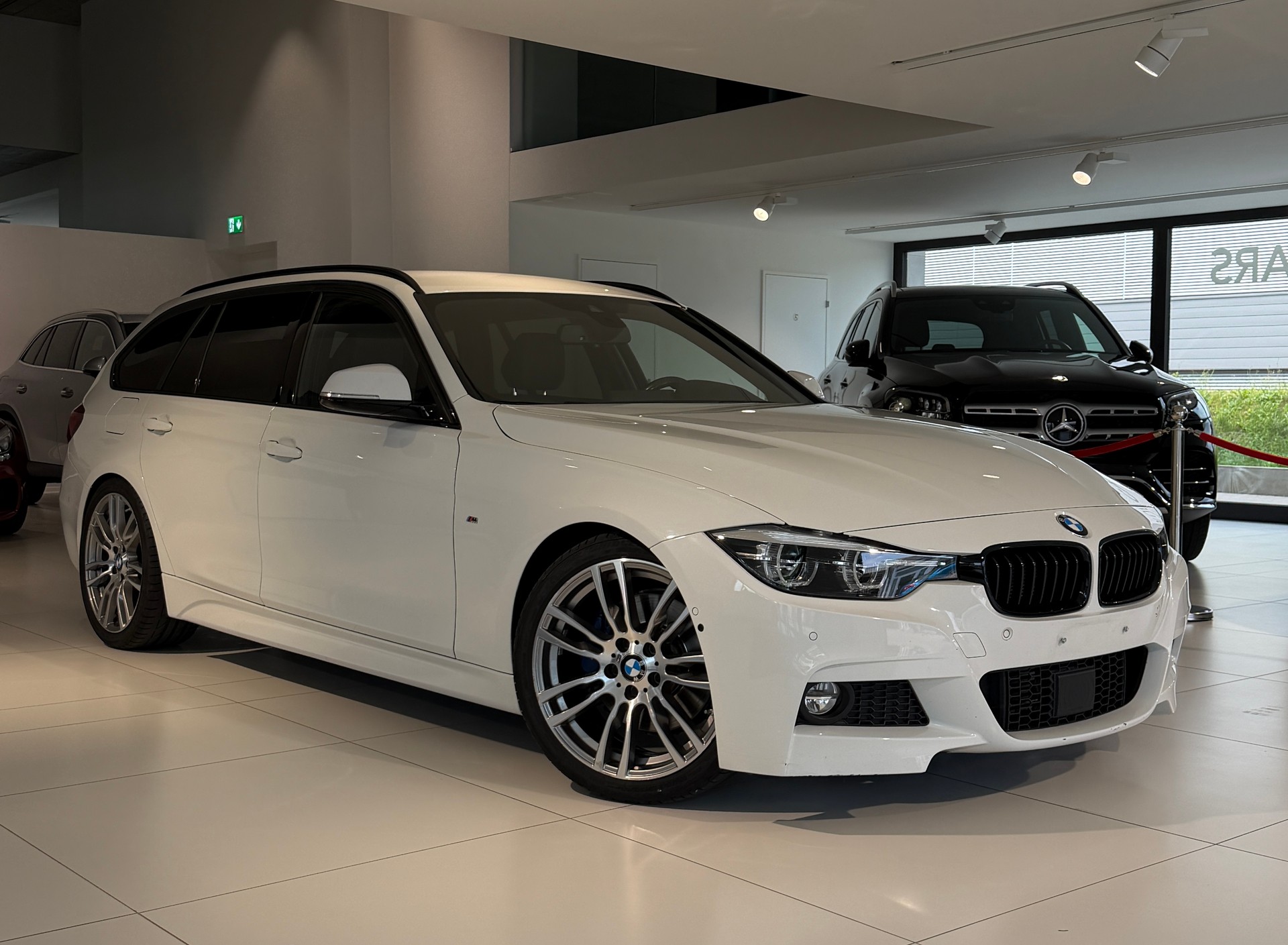 BMW 320d xDrive Touring Edition M Sport Steptronic-image-1