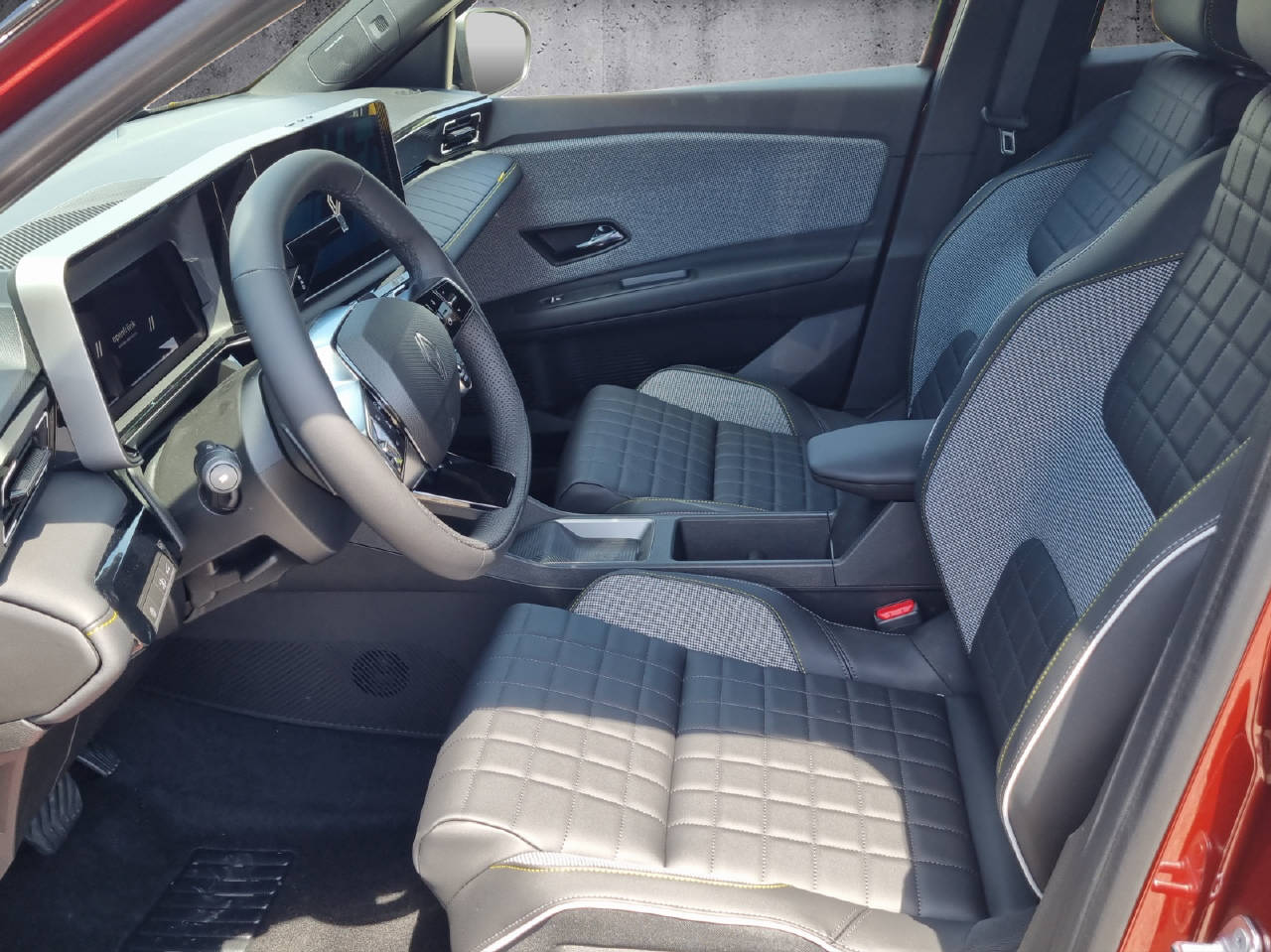 RENAULT R4 E-Tech Electric iconic "plein sud®" 150PS Comfort Range-image-4