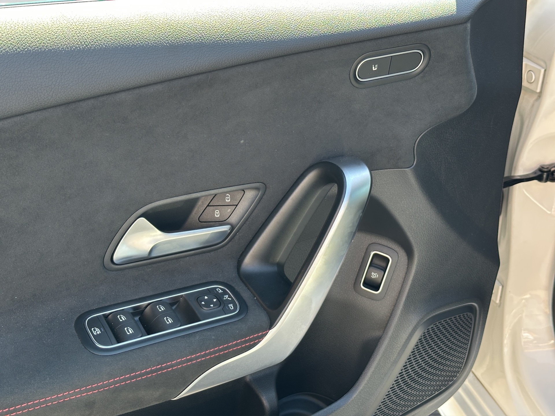 MERCEDES-BENZ A 180 AMG Line 7G-DCT Night-image-8