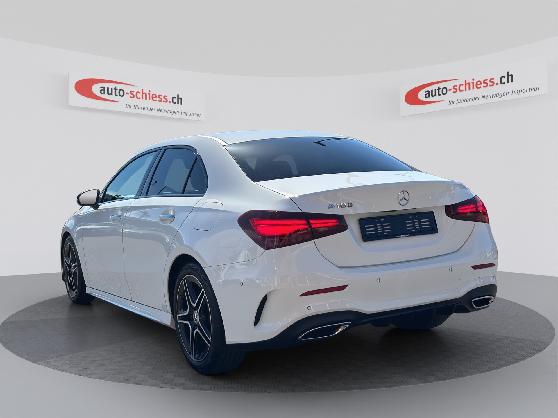 MERCEDES-BENZ A 180 AMG Line 7G-DCT Night-image-2