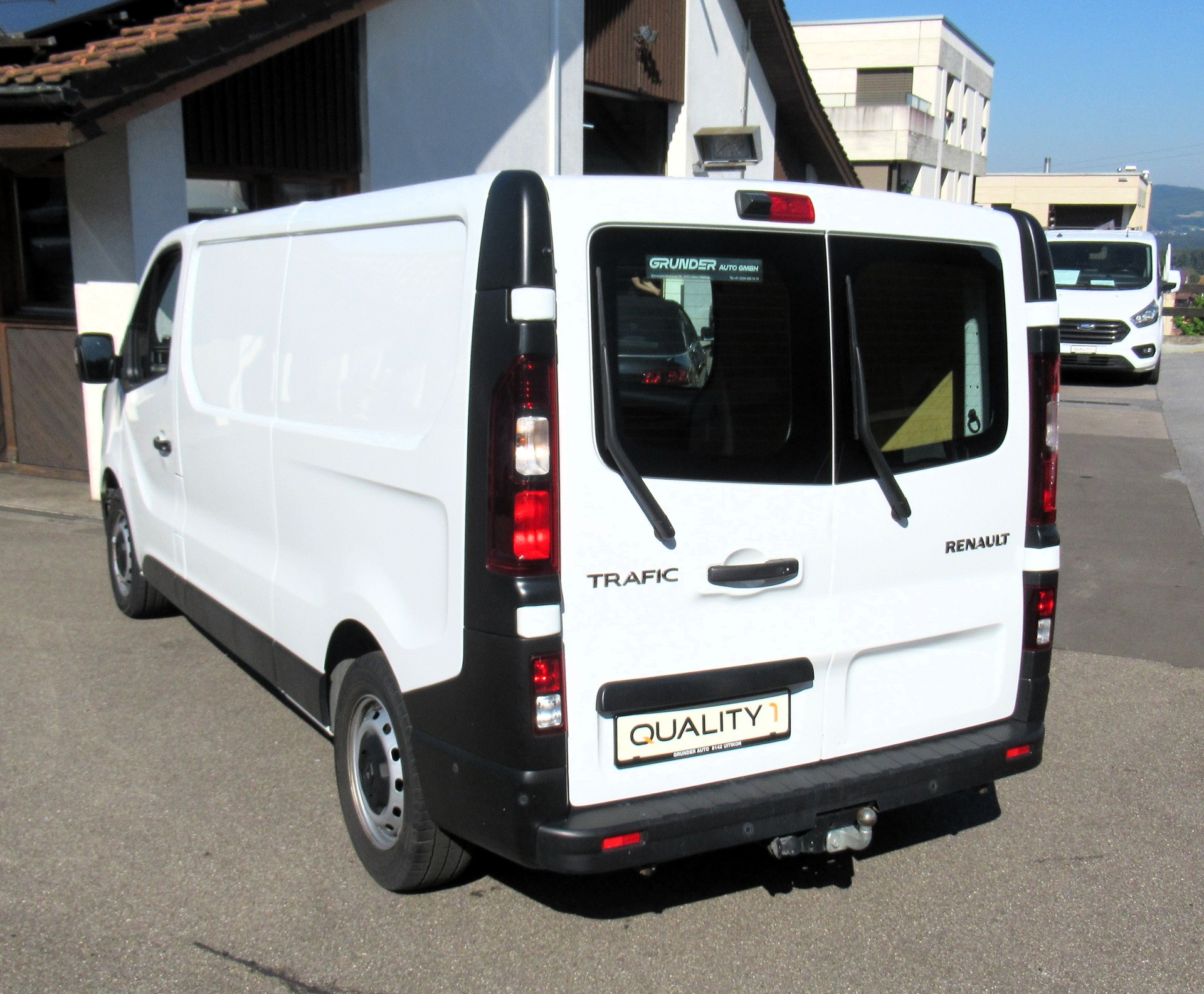 RENAULT Trafic 2.0 Blue dCi 150 Business L2H1 EN-image-1