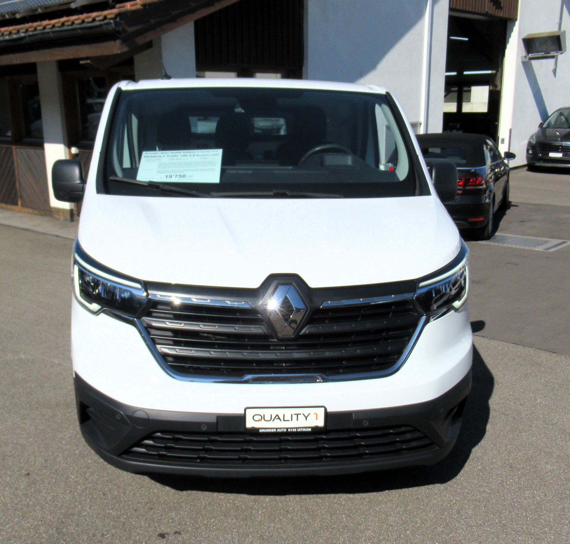RENAULT Trafic 2.0 Blue dCi 150 Business L2H1 EN-image-2