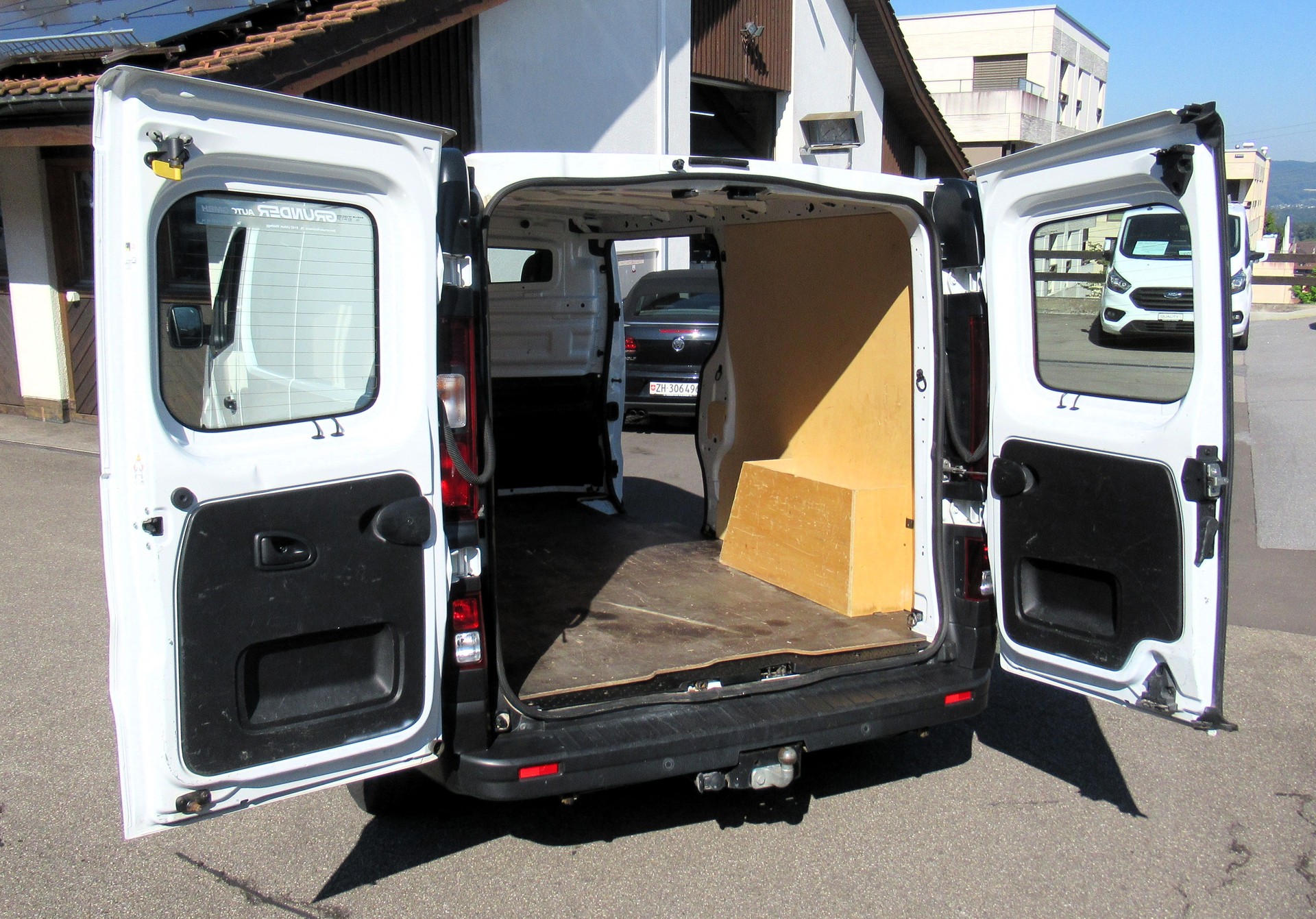 RENAULT Trafic 2.0 Blue dCi 150 Business L2H1 EN-image-3