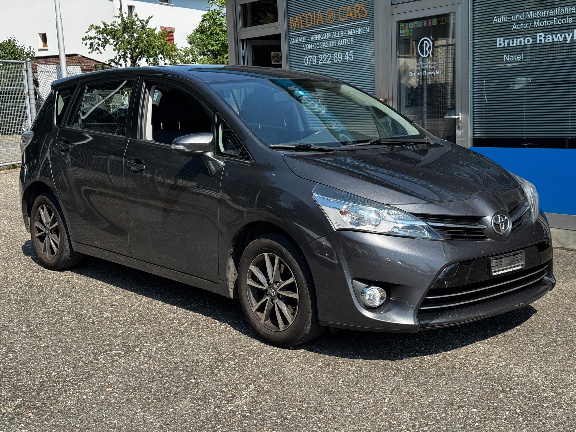 TOYOTA Verso 1.8 Luna-image-3