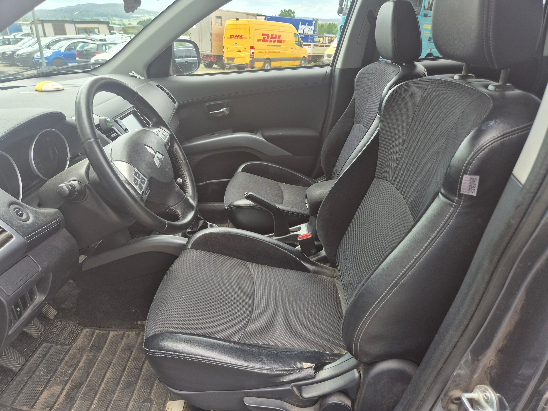 MITSUBISHI Outlander 2.2 DID Jubilé35 4WD-image-10